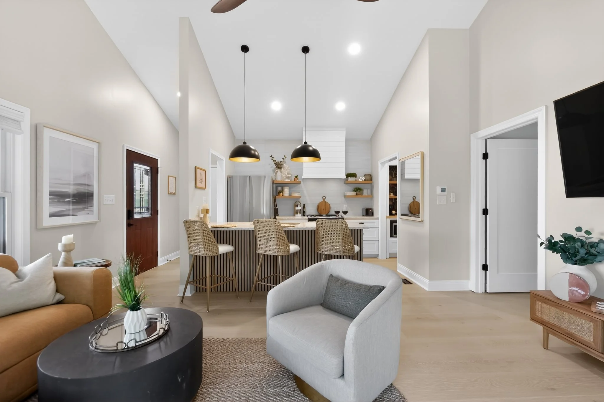15_1208_Rockwood_Trail-Living_room-0551.jpg