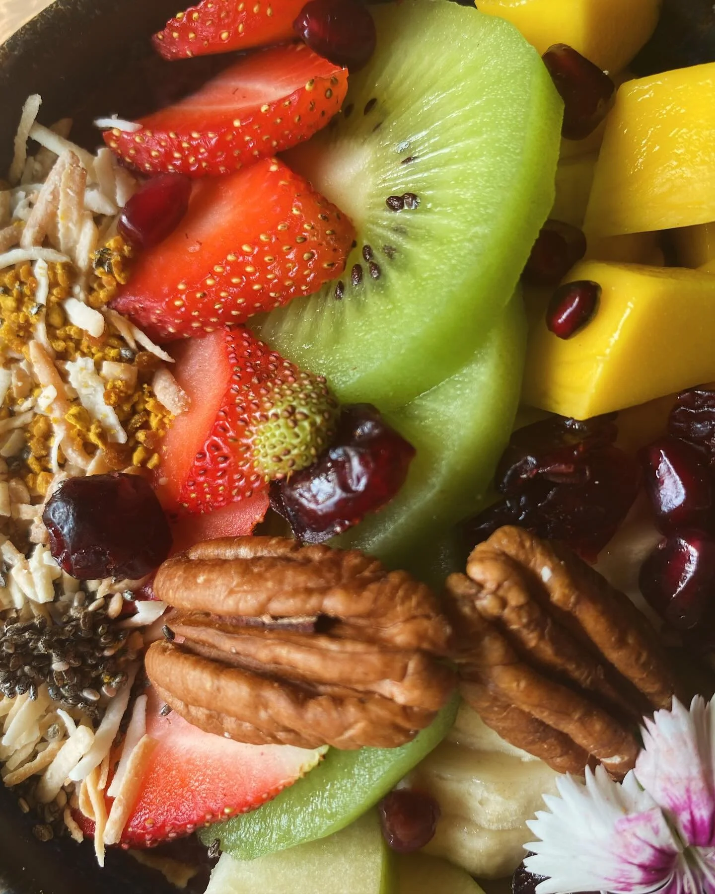 Tropical fruits bowls, super healthy, super fresh, superb!