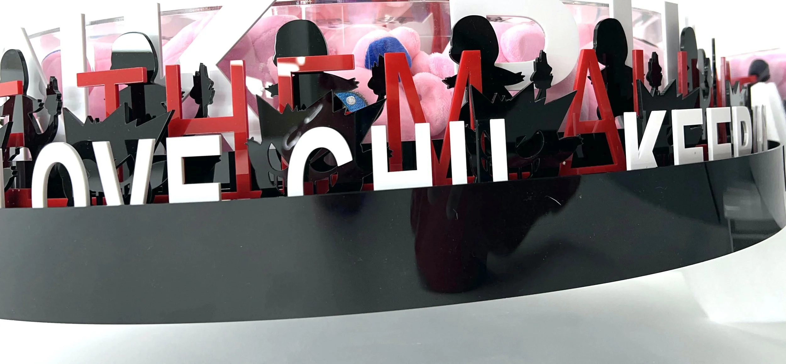 Pink Melody & Purple Shadow Play : Echoes of Kawaii in Plexi-Verse