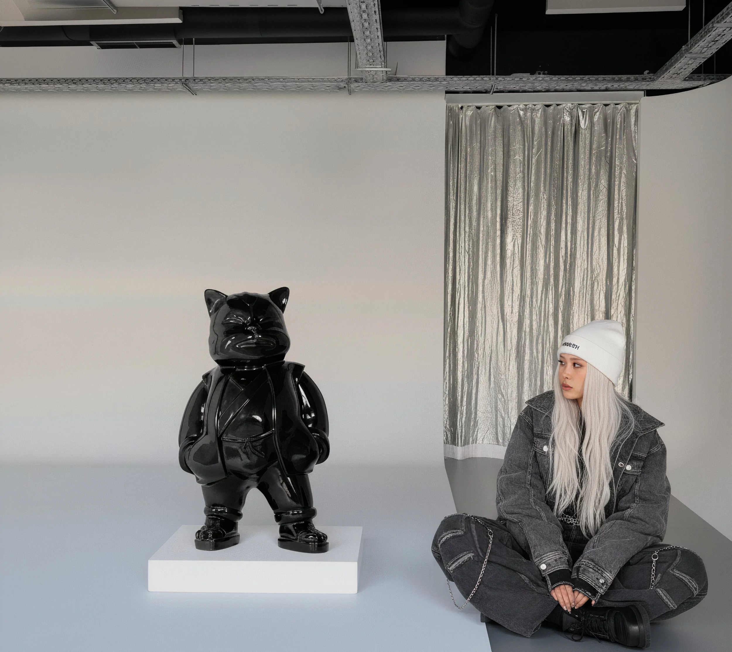 Urbancat Elegance: Black Metropolis Muse