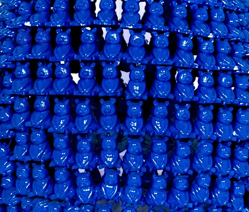 Pandason's Blu : A Lilliputian Ballet of Chromatic Marvels