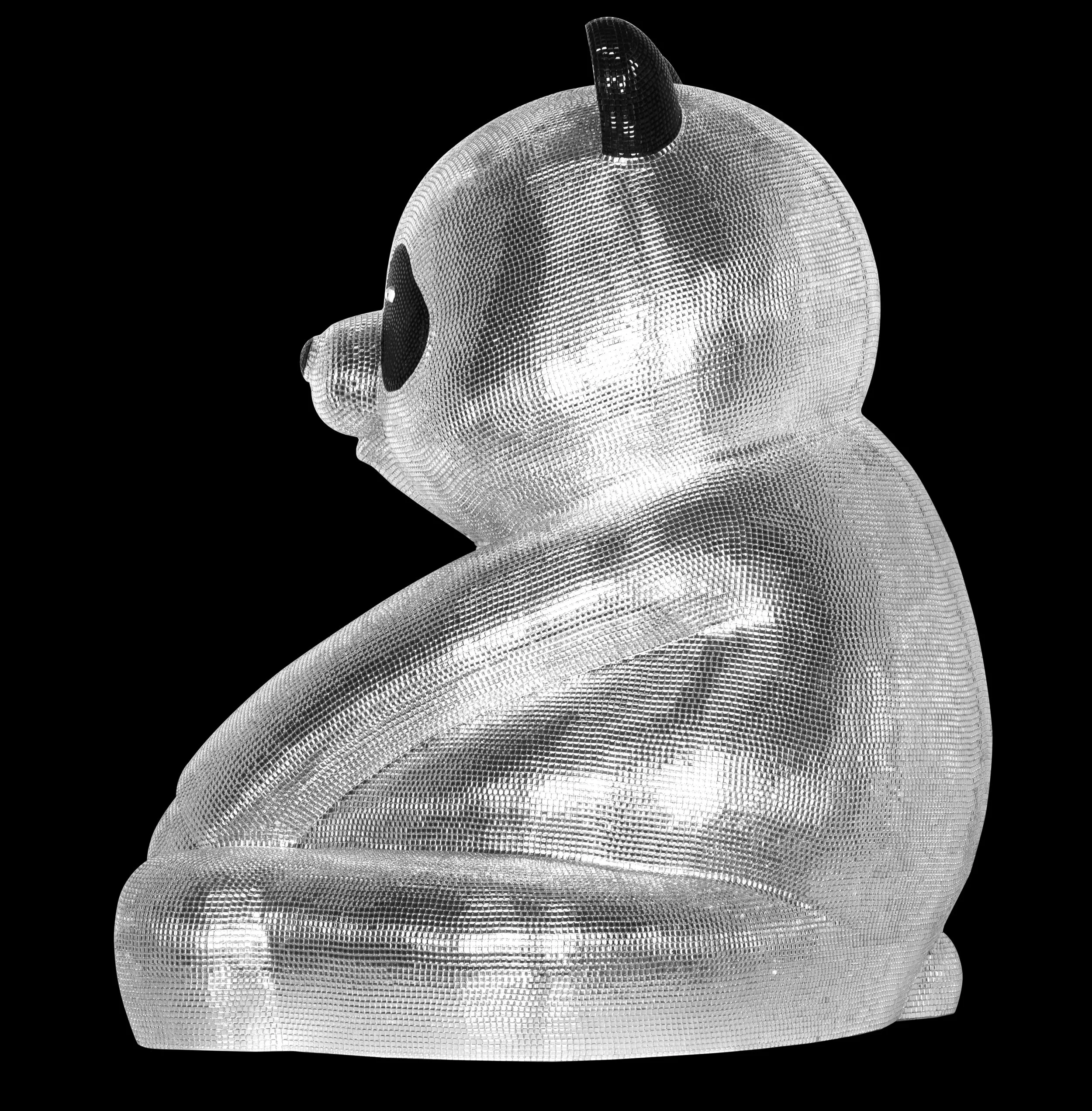 A Pandasan’s Lustrous Charm: Argentum Radiance