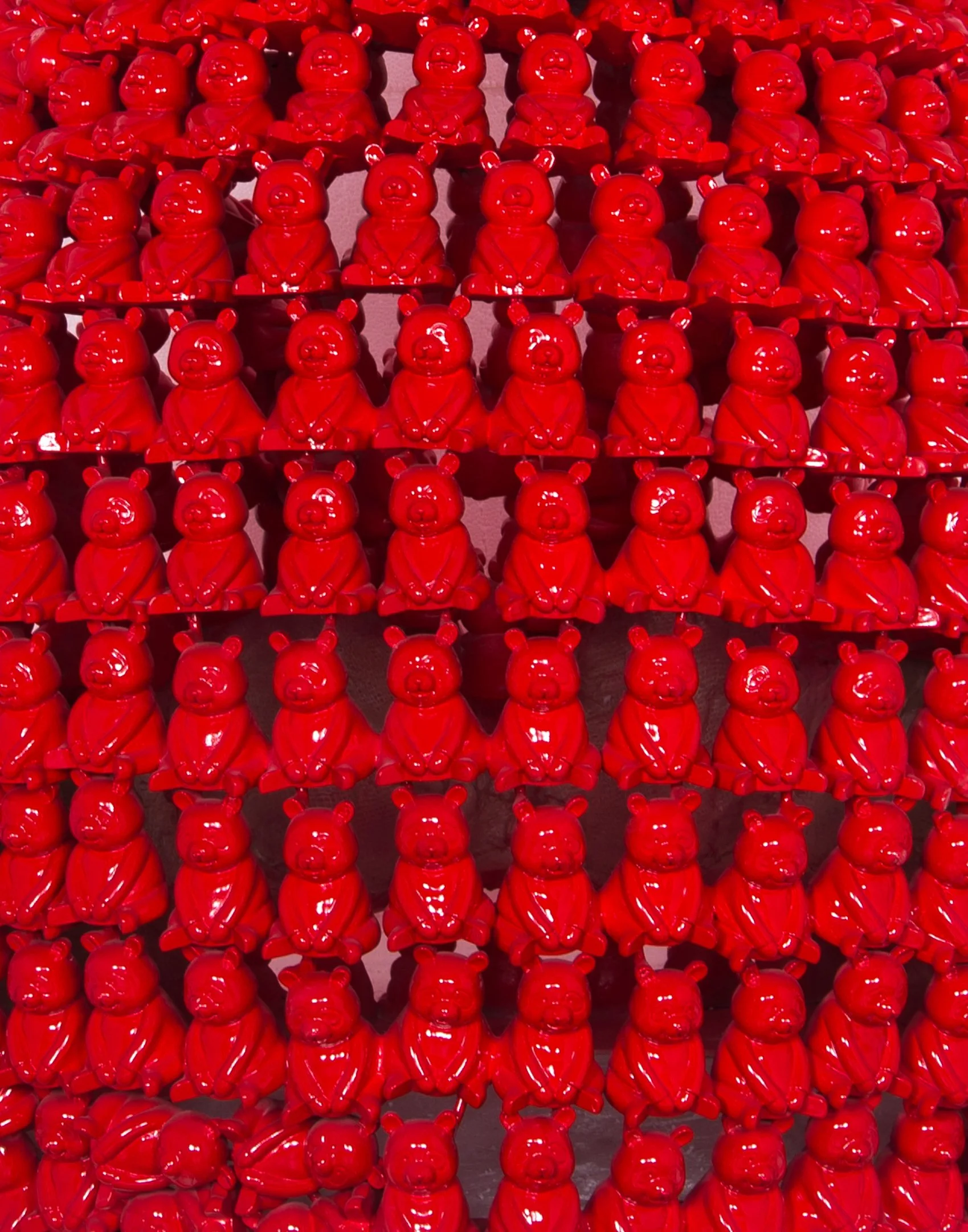 Pandason's Red : A Lilliputian Ballet of Chromatic Marvels