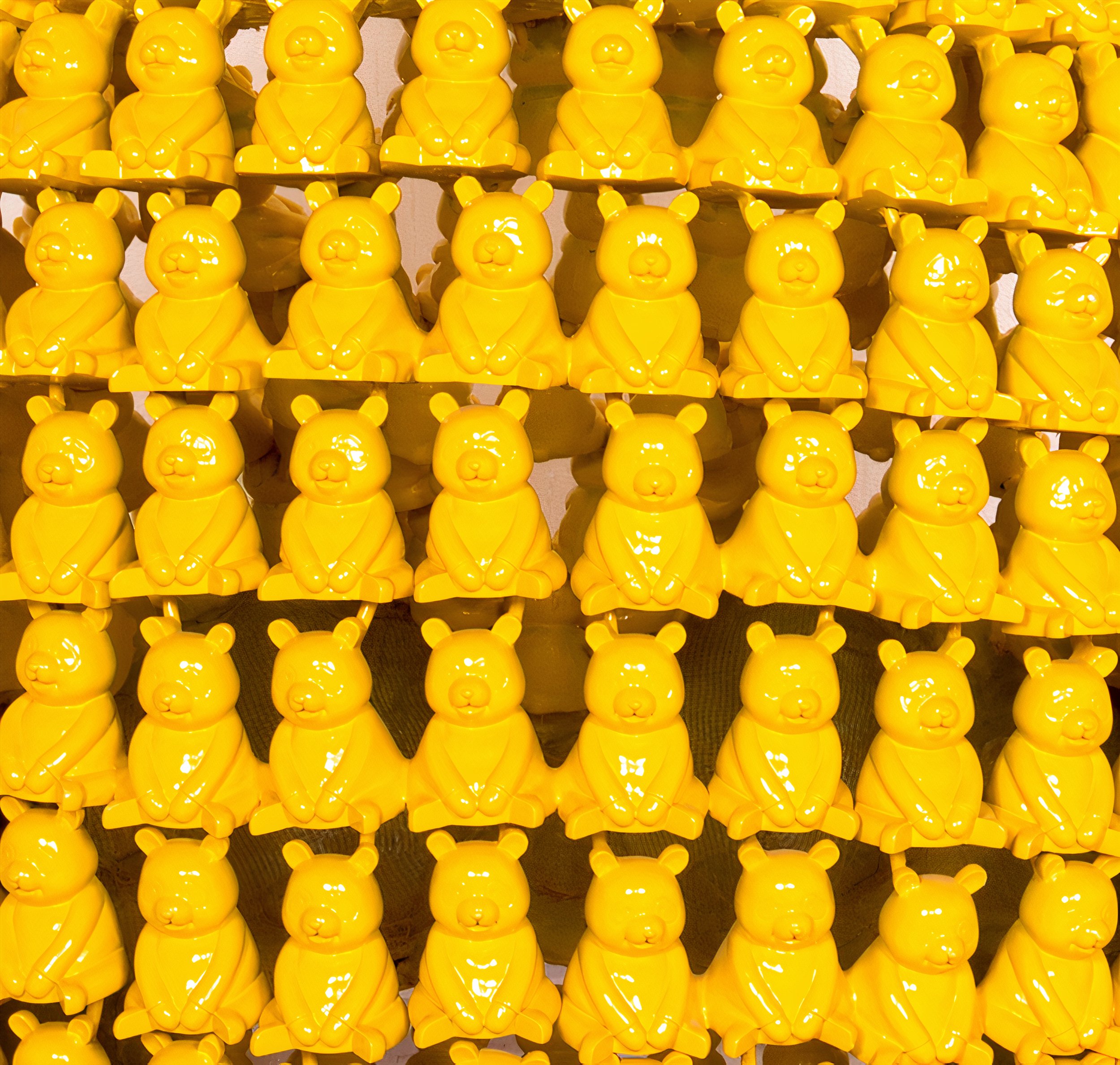 Pandason's Yellow : A Lilliputian Ballet of Chromatic Marvels