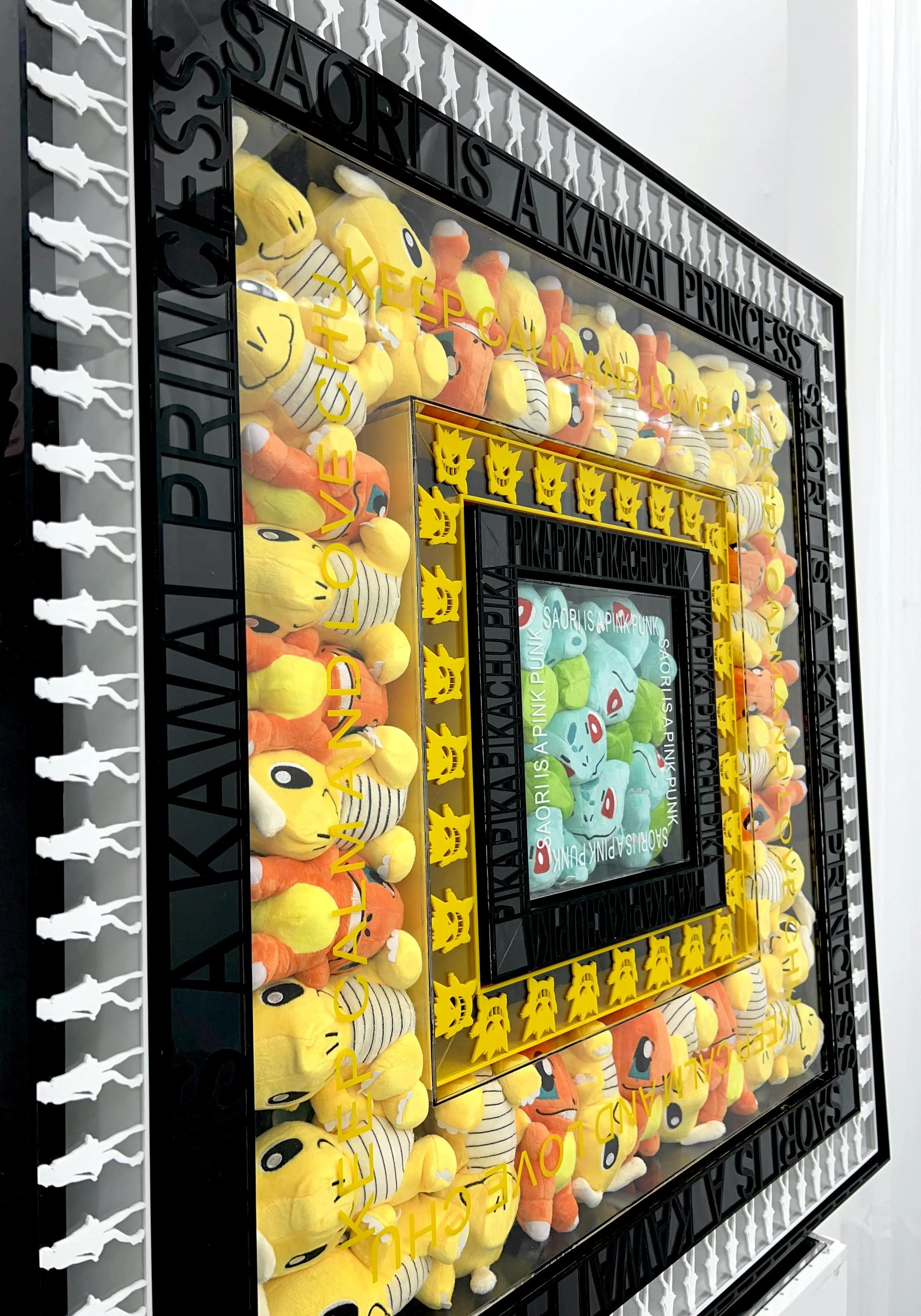 Fiery Orange, Mystic Gold, and Verdant Green : Kawaii spectrum in Plexi-Square