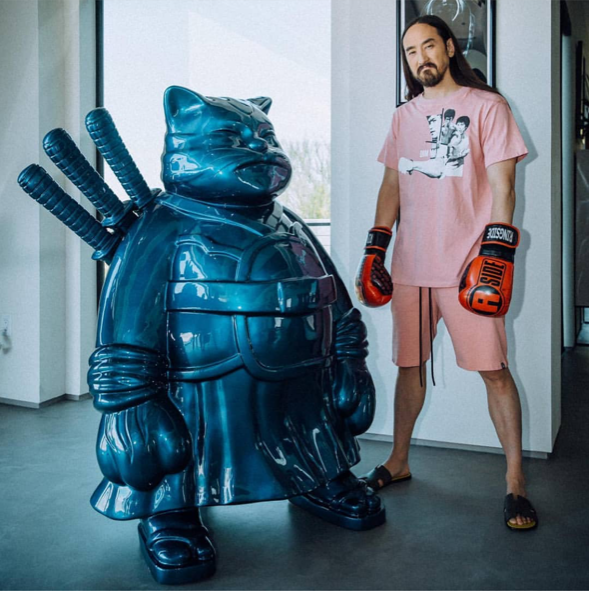 ARTISTIC ENCOUNTERS WITH GLOBAL POP CULTURE FIGURES