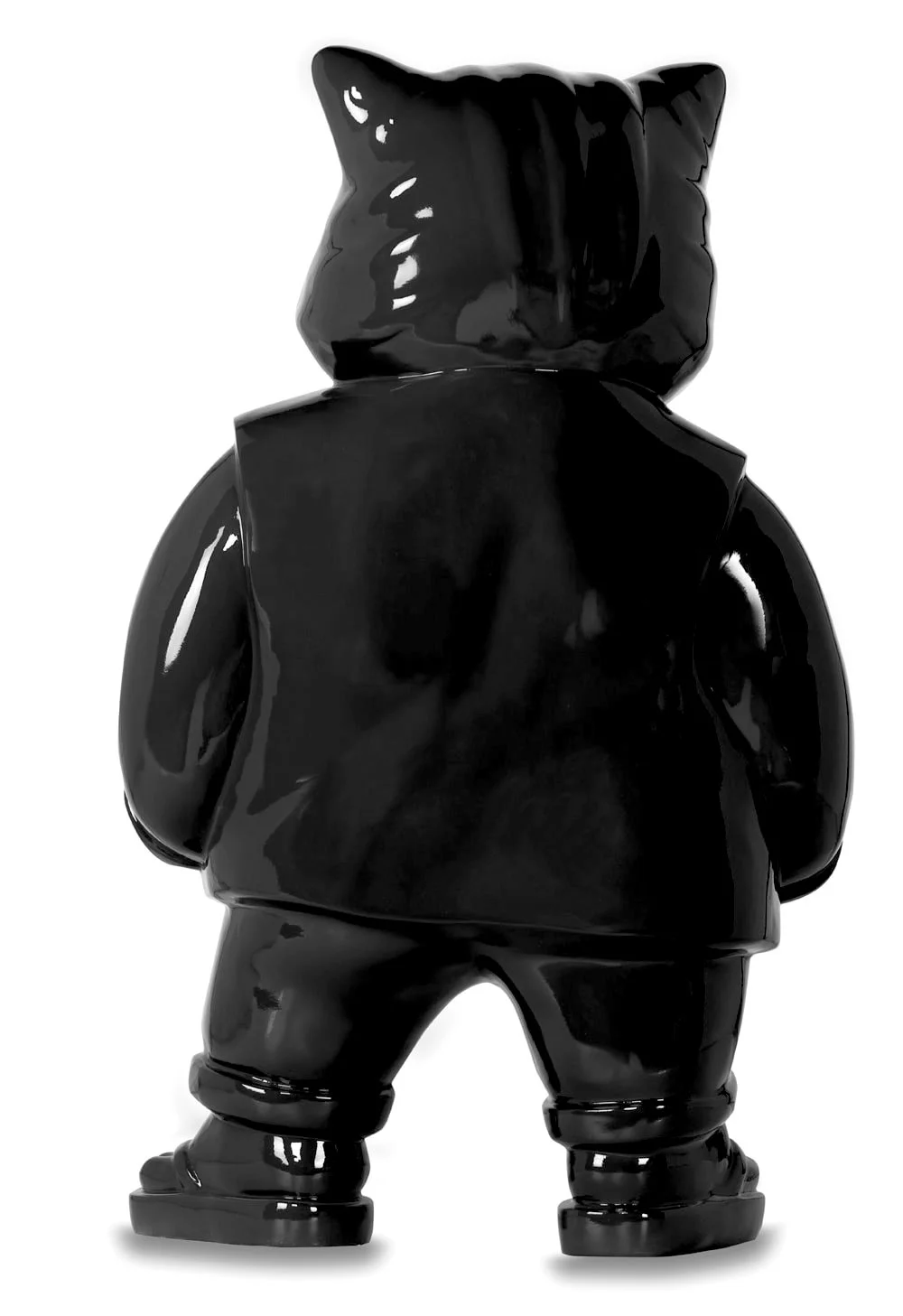 Urbancat Elegance: Black Metropolis Muse