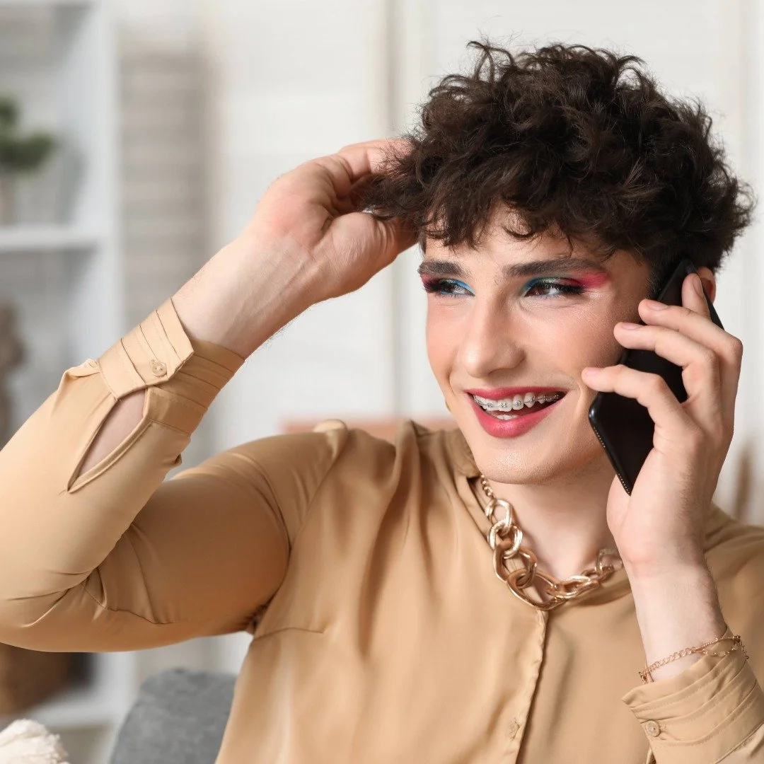 A person talking on the phone while engaged in a therapy session.