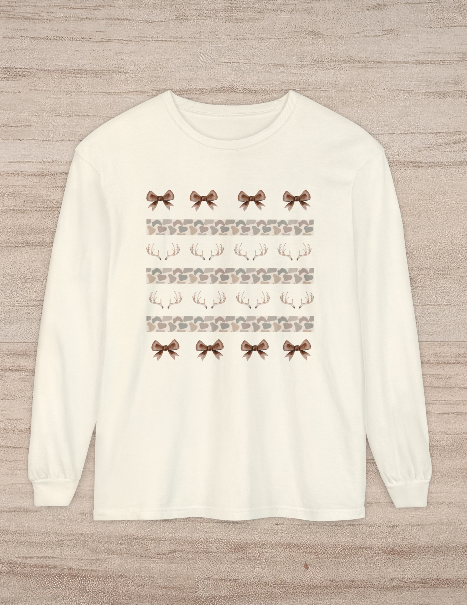 Camo Bow and Deer Antler Pattern Long Sleeve T-Shirt