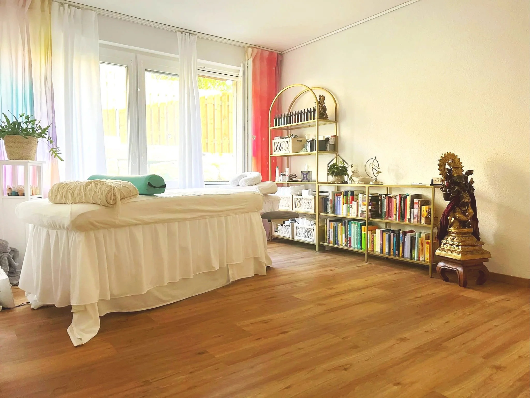 Naturheilpraxis SeeleSein Ins Seeland Kanton Bern - Ort der Begegnung, Ruhe, Entspannung und Wohlfühlen. Friedlicher Raum lädt Sie ein zum Entspannen und Wohlfühlen