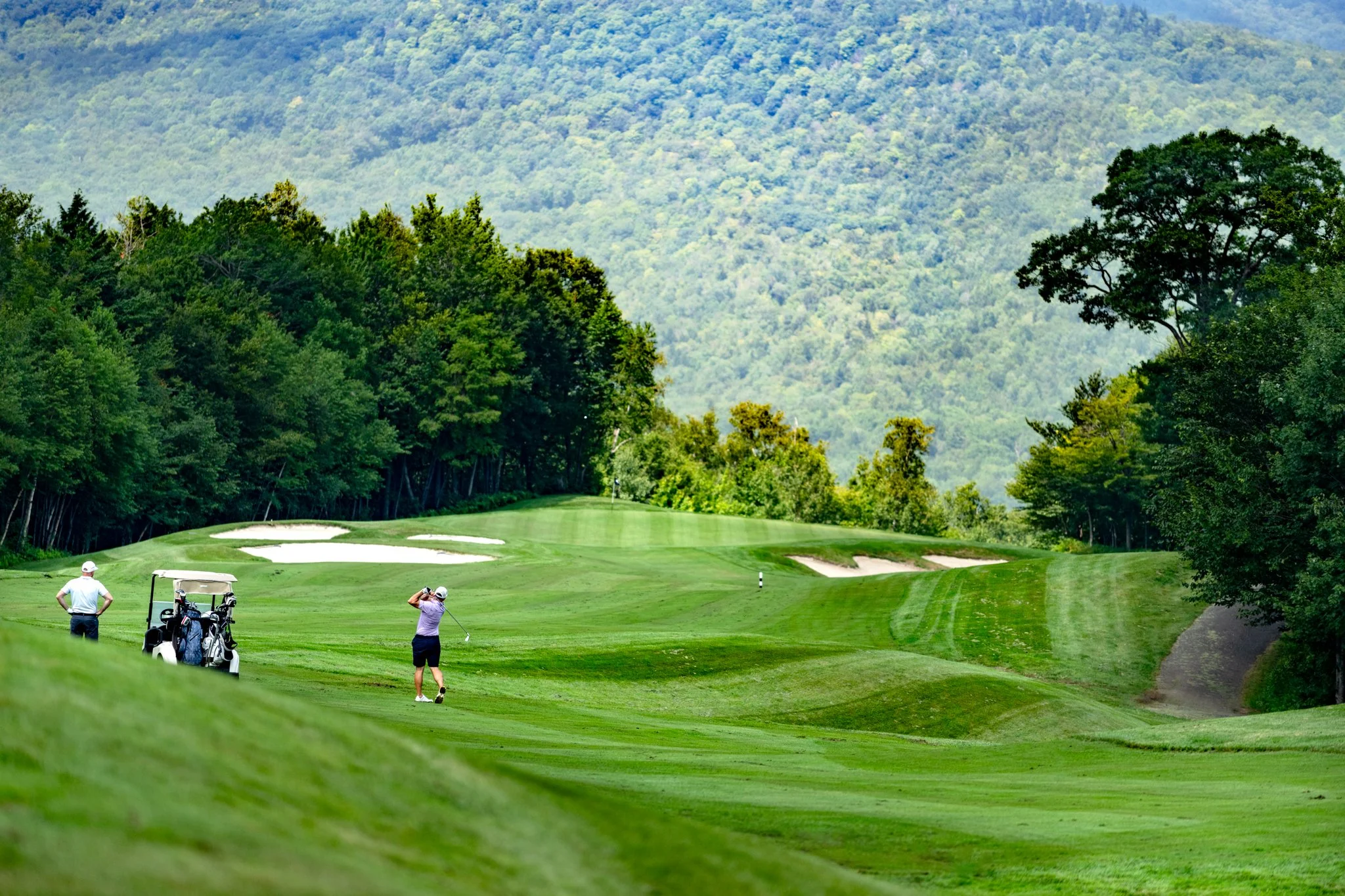 sunday-river-golf-summer-golfers-mountains.jpg