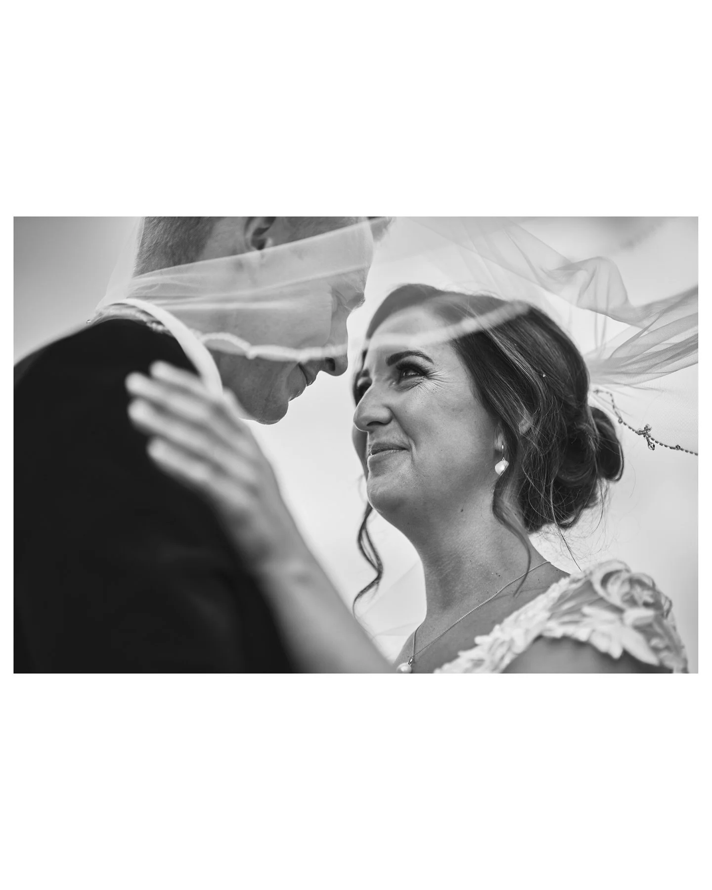 I really don&rsquo;t post as much content as I should &hellip;so here&rsquo;s a few from wedding in 2023(!) I never posted anything about! Sophie &amp; Jordan tied the knot at @quantocklakesuk 🤩

#weddingsofinstagram @nikoneurope @captureone