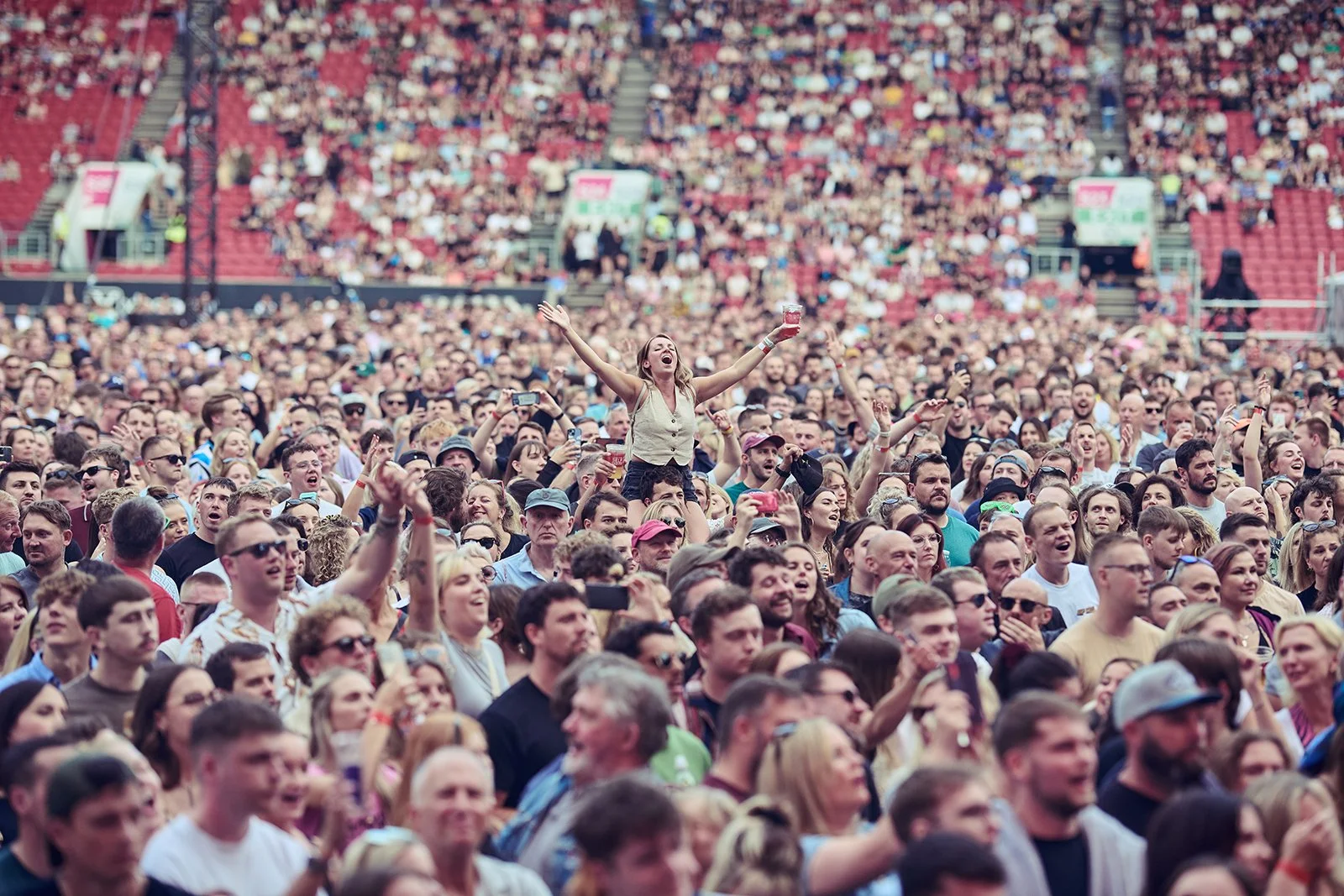 vaccines-@-ashton-gate-14.jpg