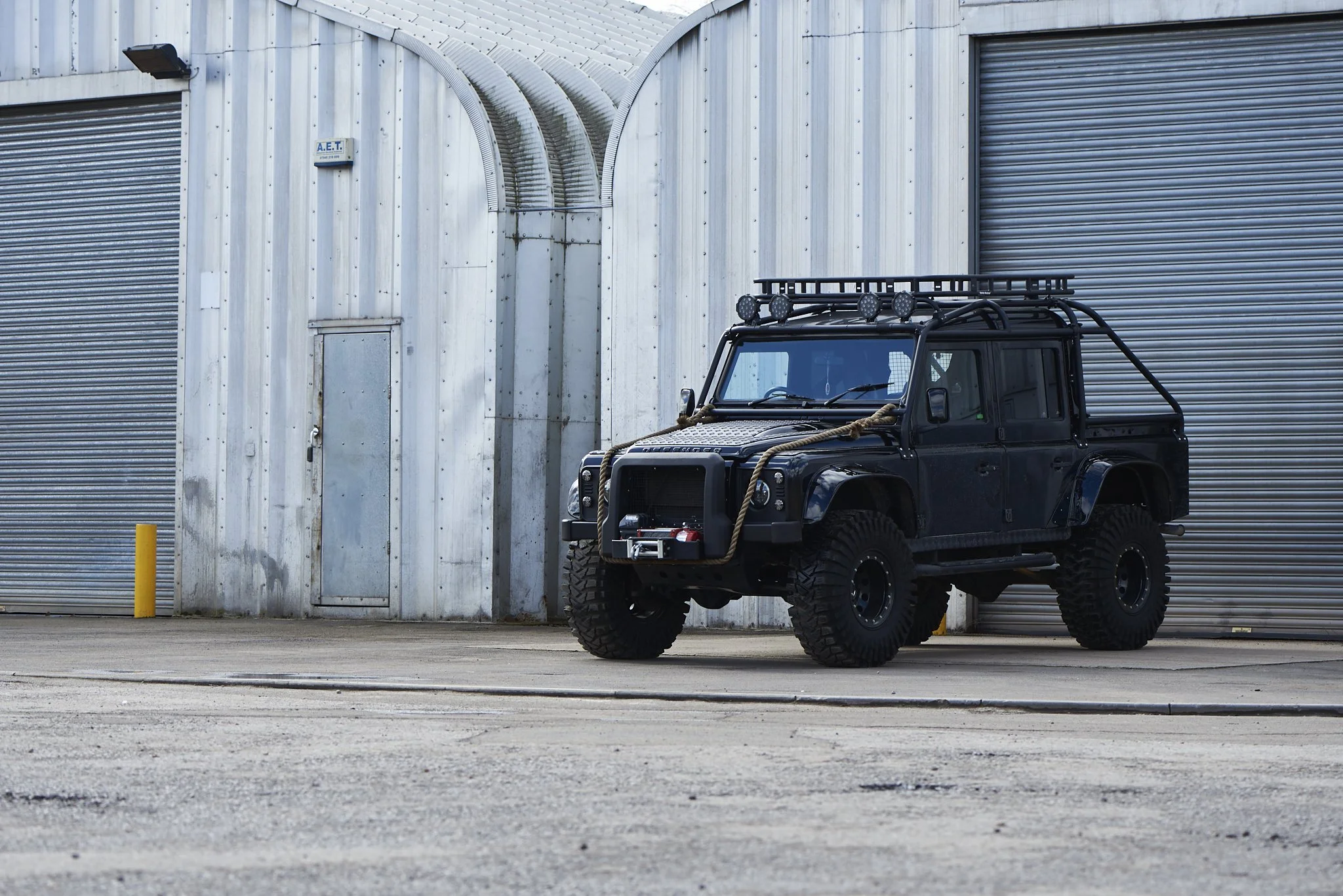 X353 PJX-Land Rover Defender-Exterior-31.jpg
