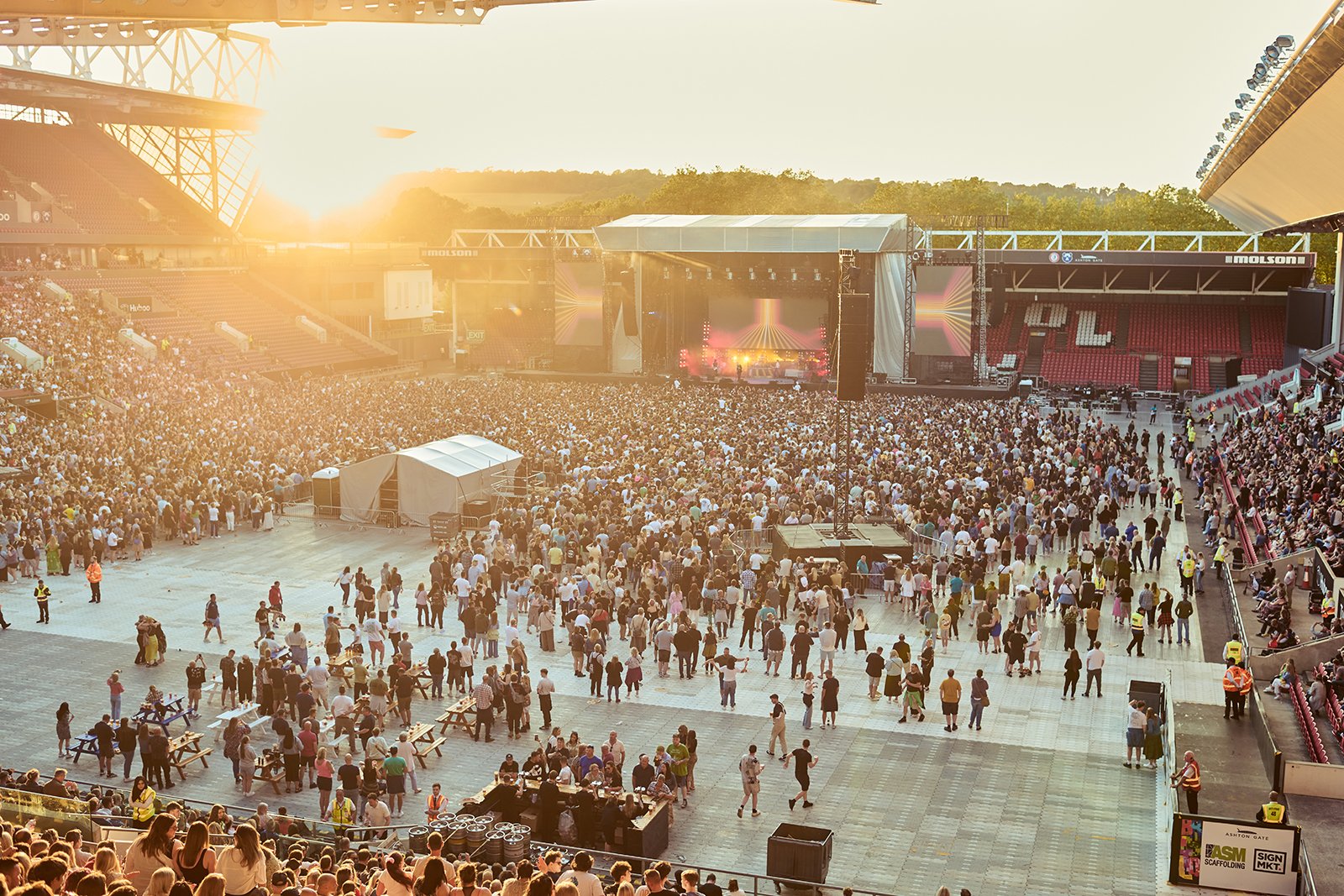 vaccines-@-ashton-gate-30-(1).jpg