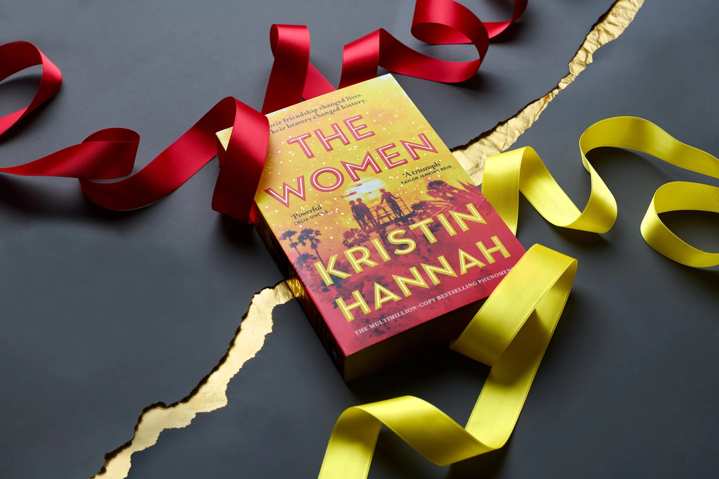 Kristin-Hannah---The-Women_Limited-Edition_Christmas_0003.jpg