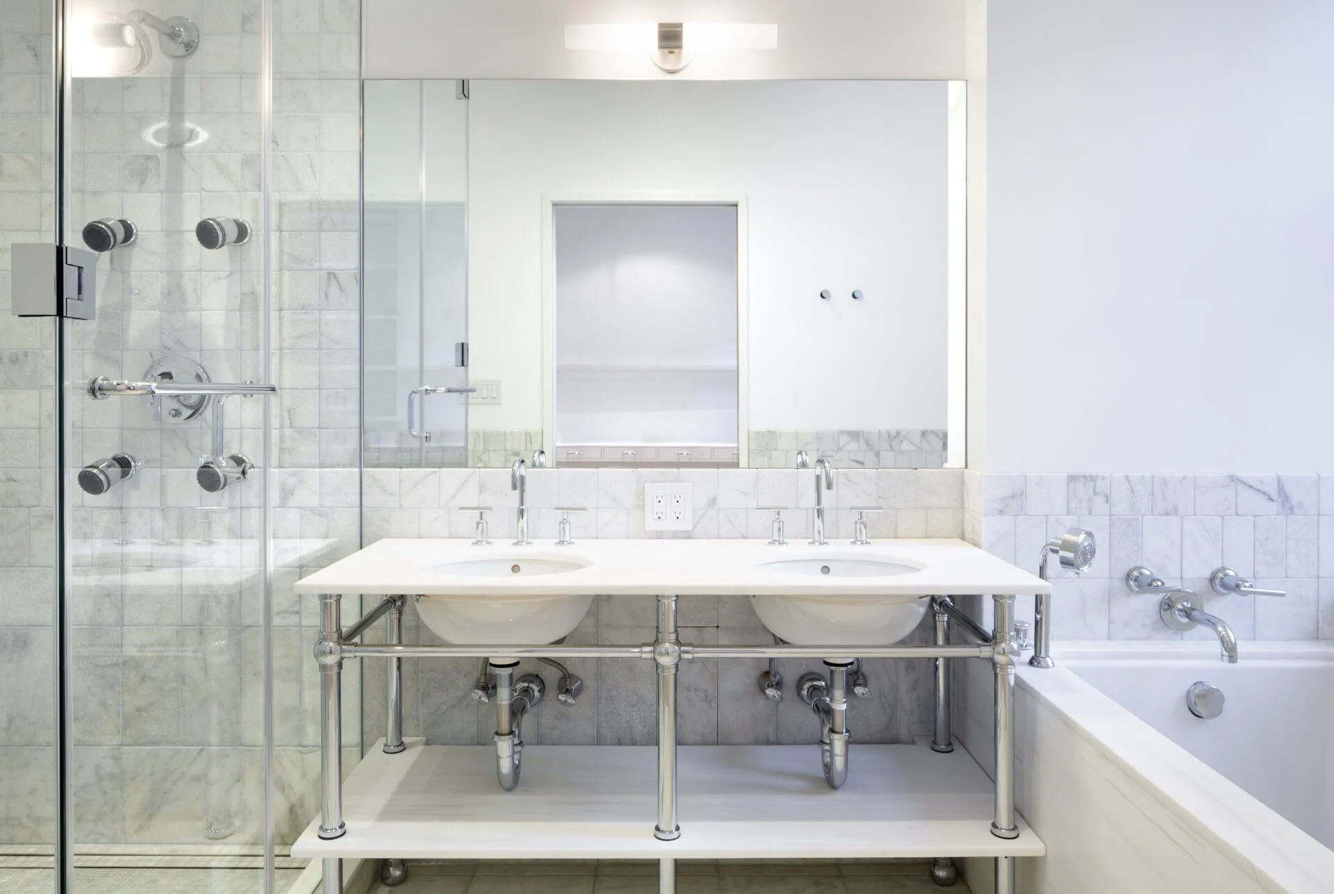 ColinMiller-385WestEnd-0011-2311-v2.jpg