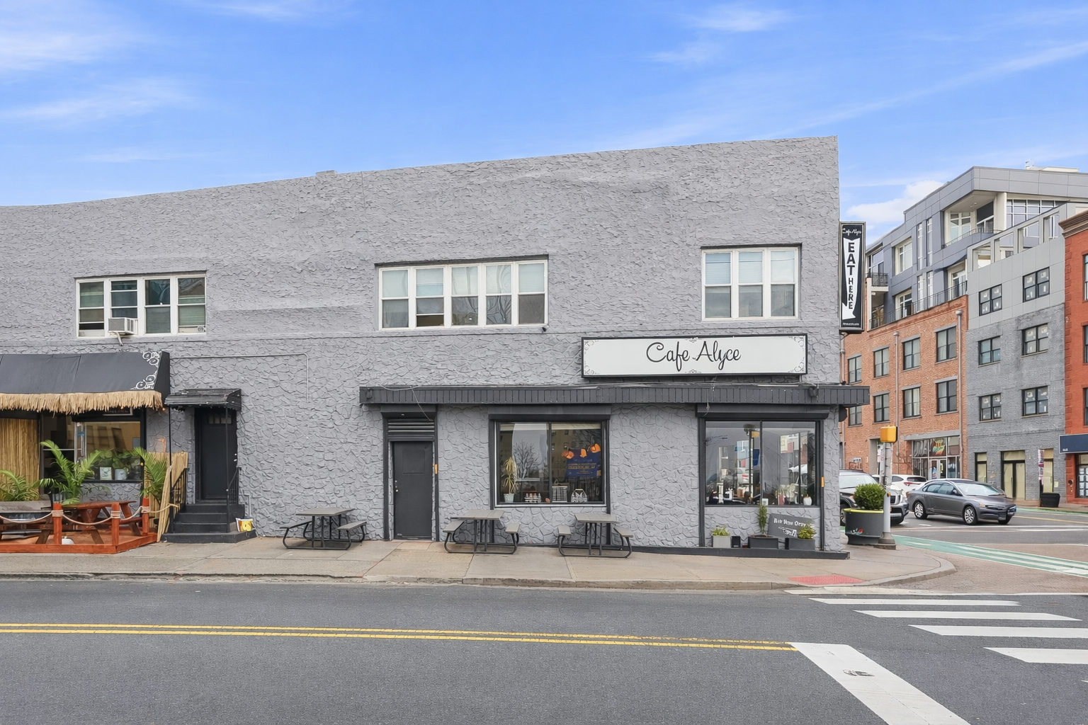 cafe alyce photo.png