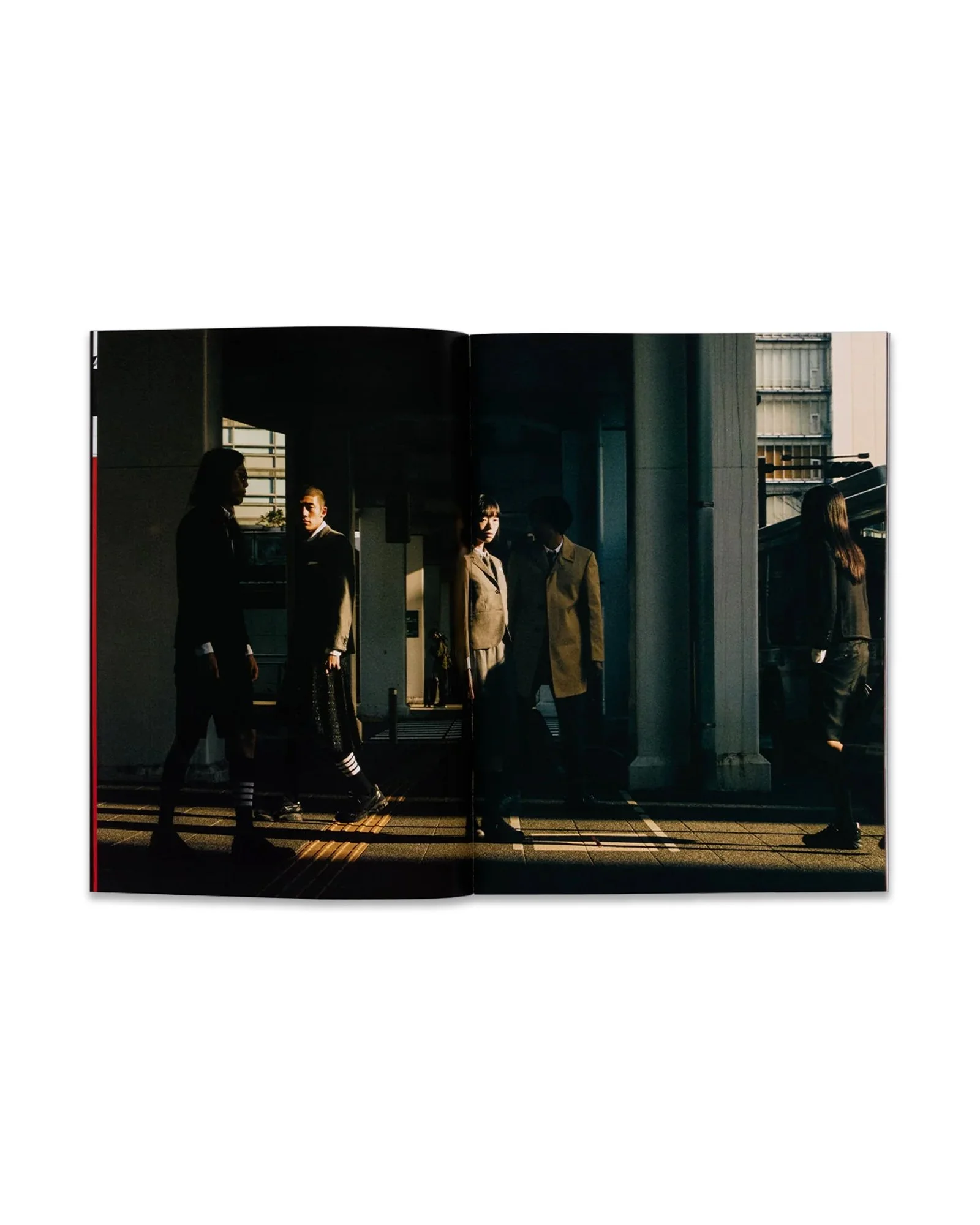 THOM-BROWNE_INSIDE_01.jpg