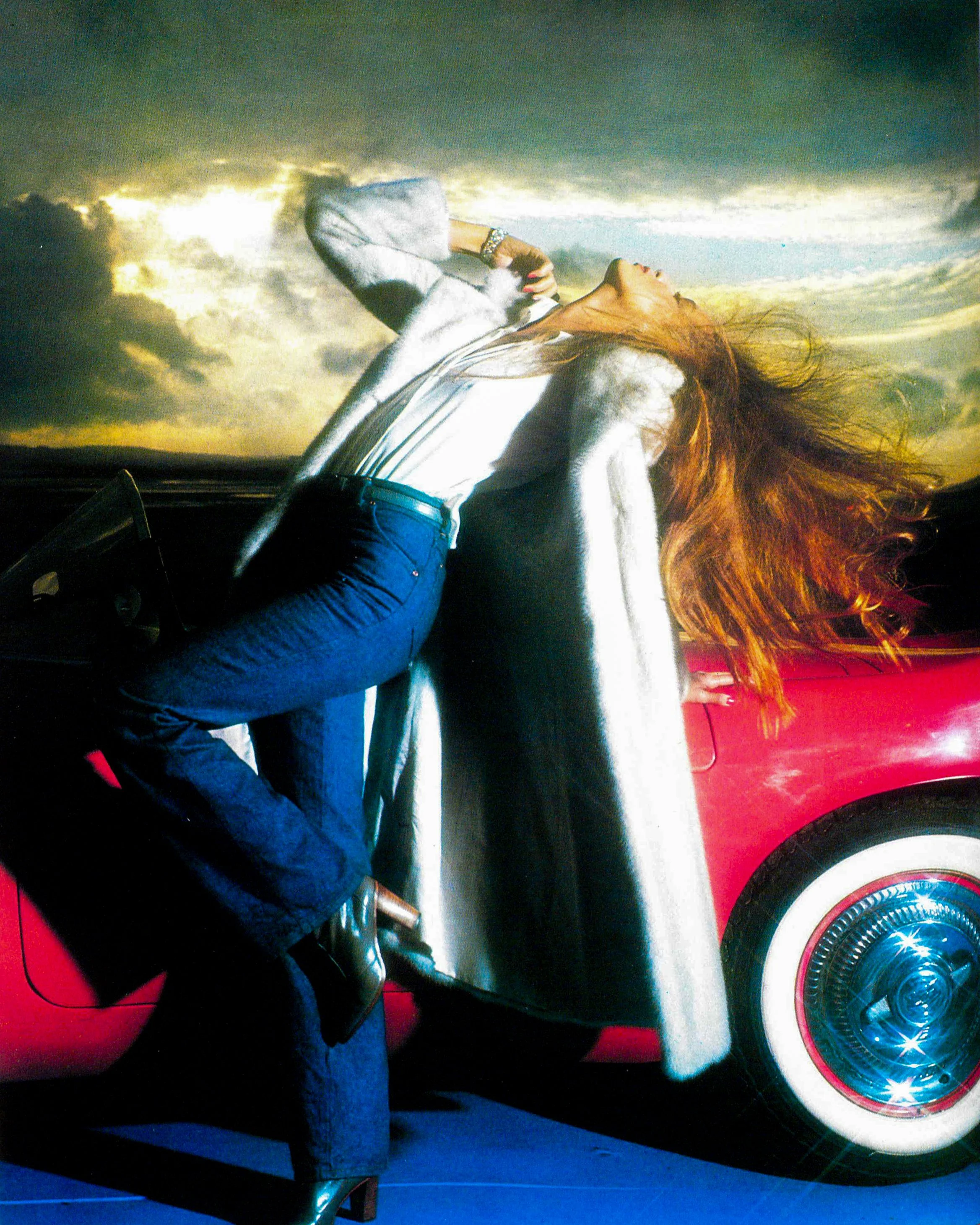 British_Vogue_1977_04.jpg