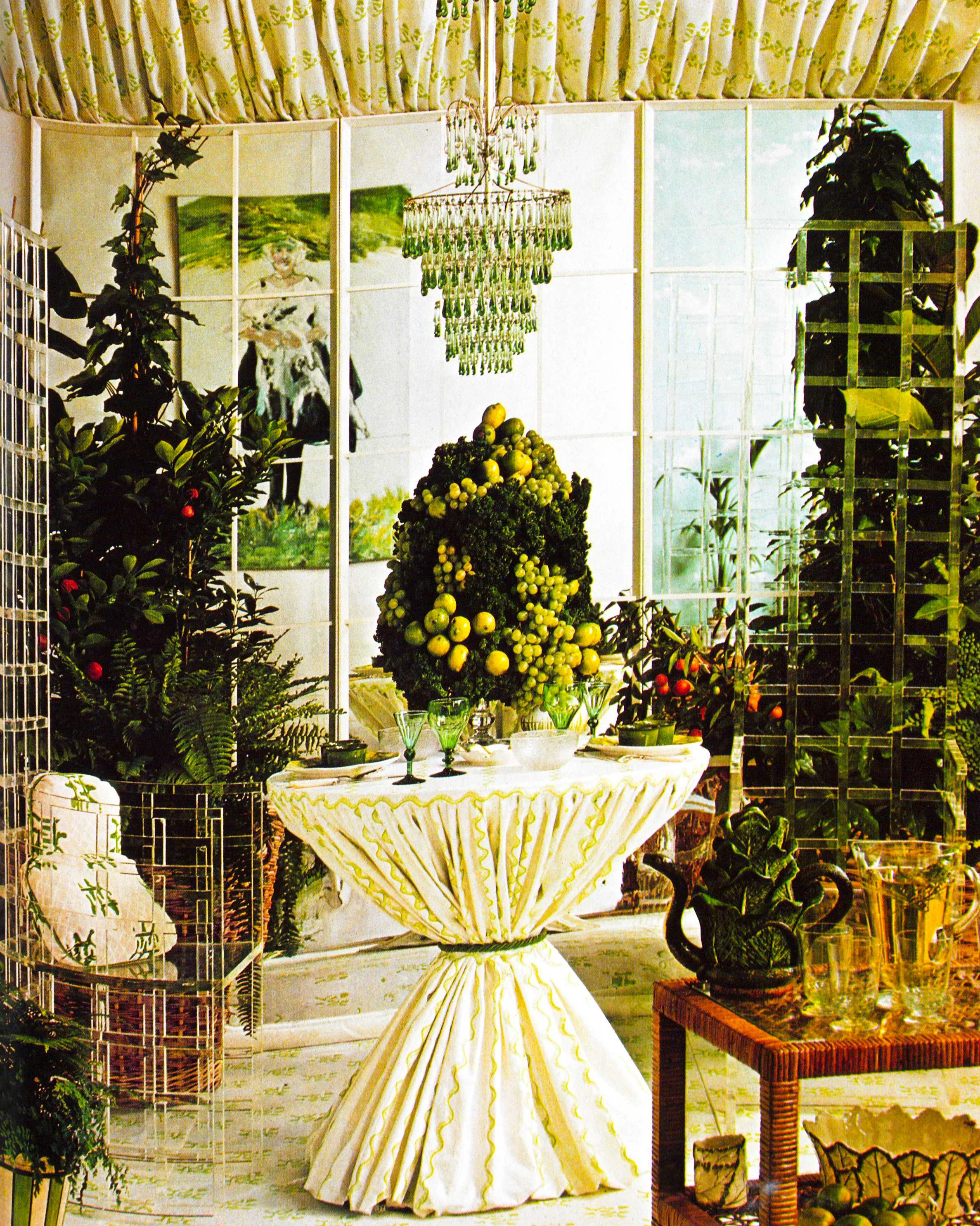British_Vogue_1977_09.jpg