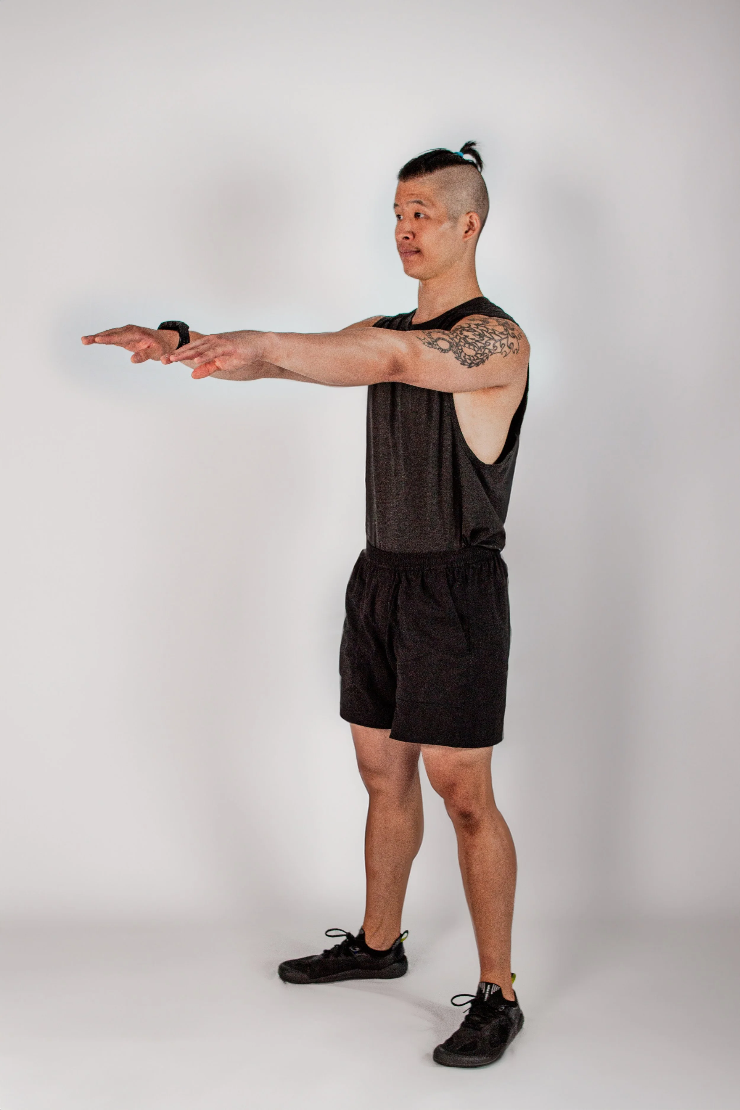 002 Bodyweight Squat 01.jpg