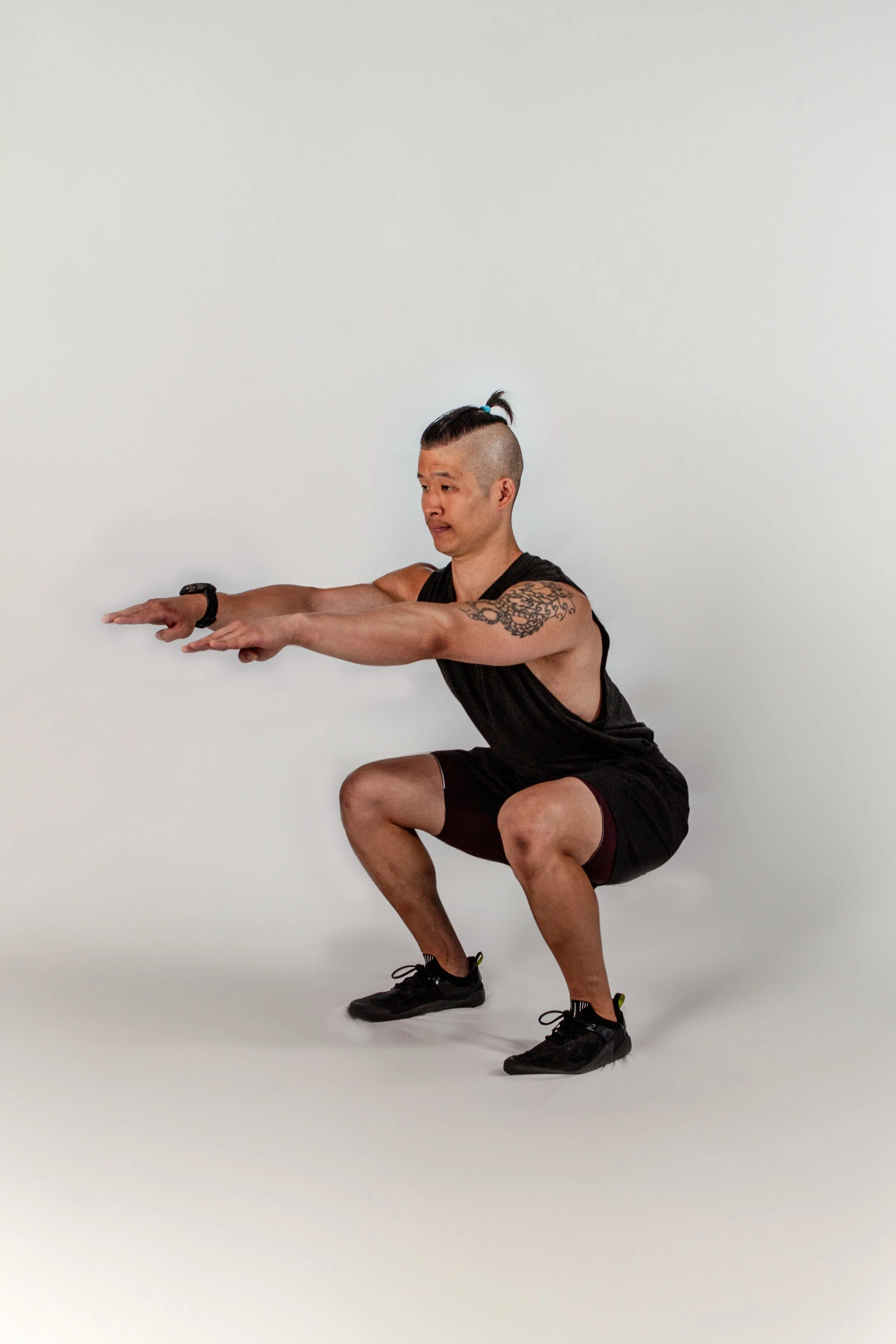 002 Bodyweight Squat 02.jpg