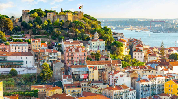 Lisboa tem dez anos de atraso em tudo excepto nos preços.