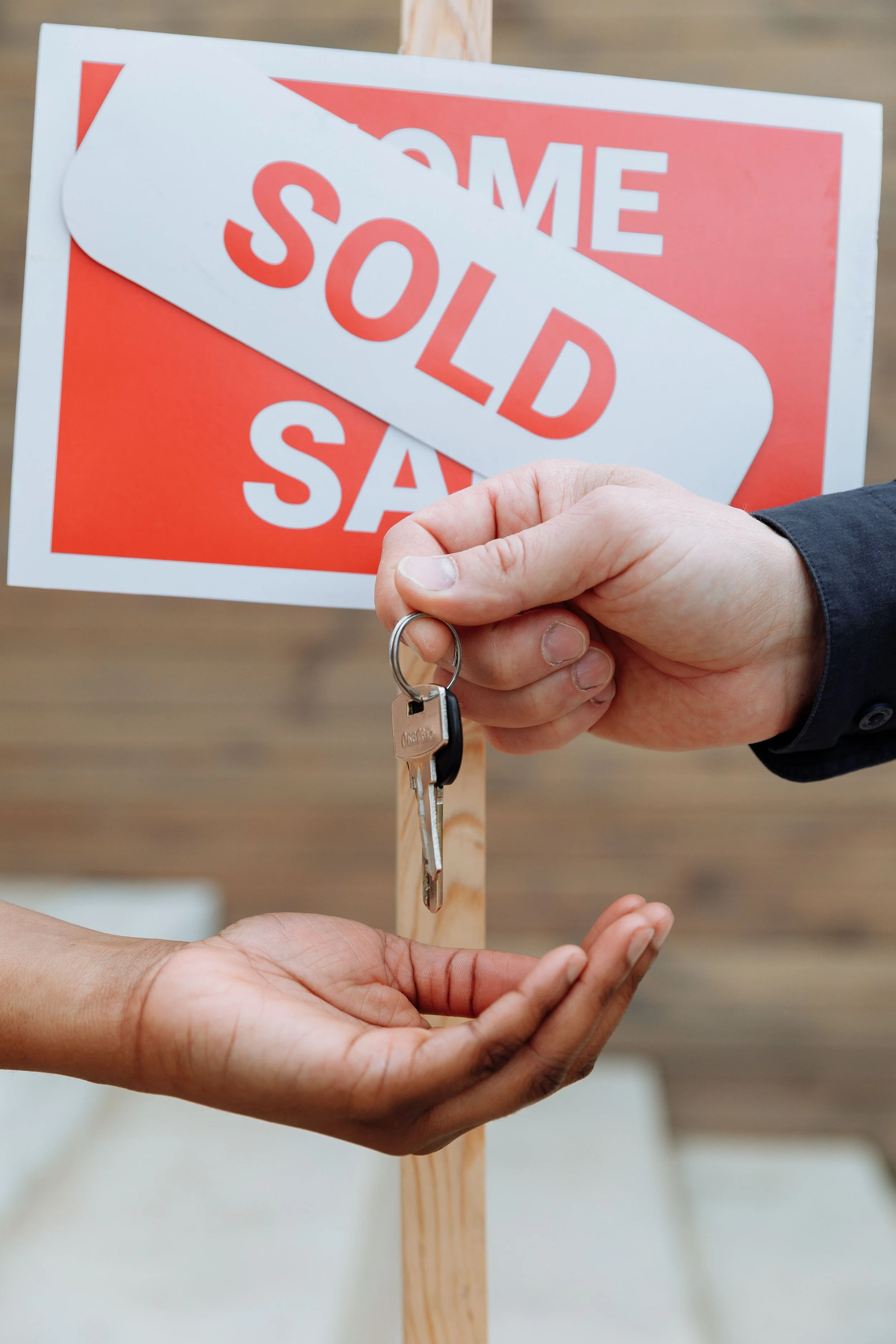 O angariador que não conhece a casa que está a vender não está a fazer o seu trabalho. Está a ocupar espaço.