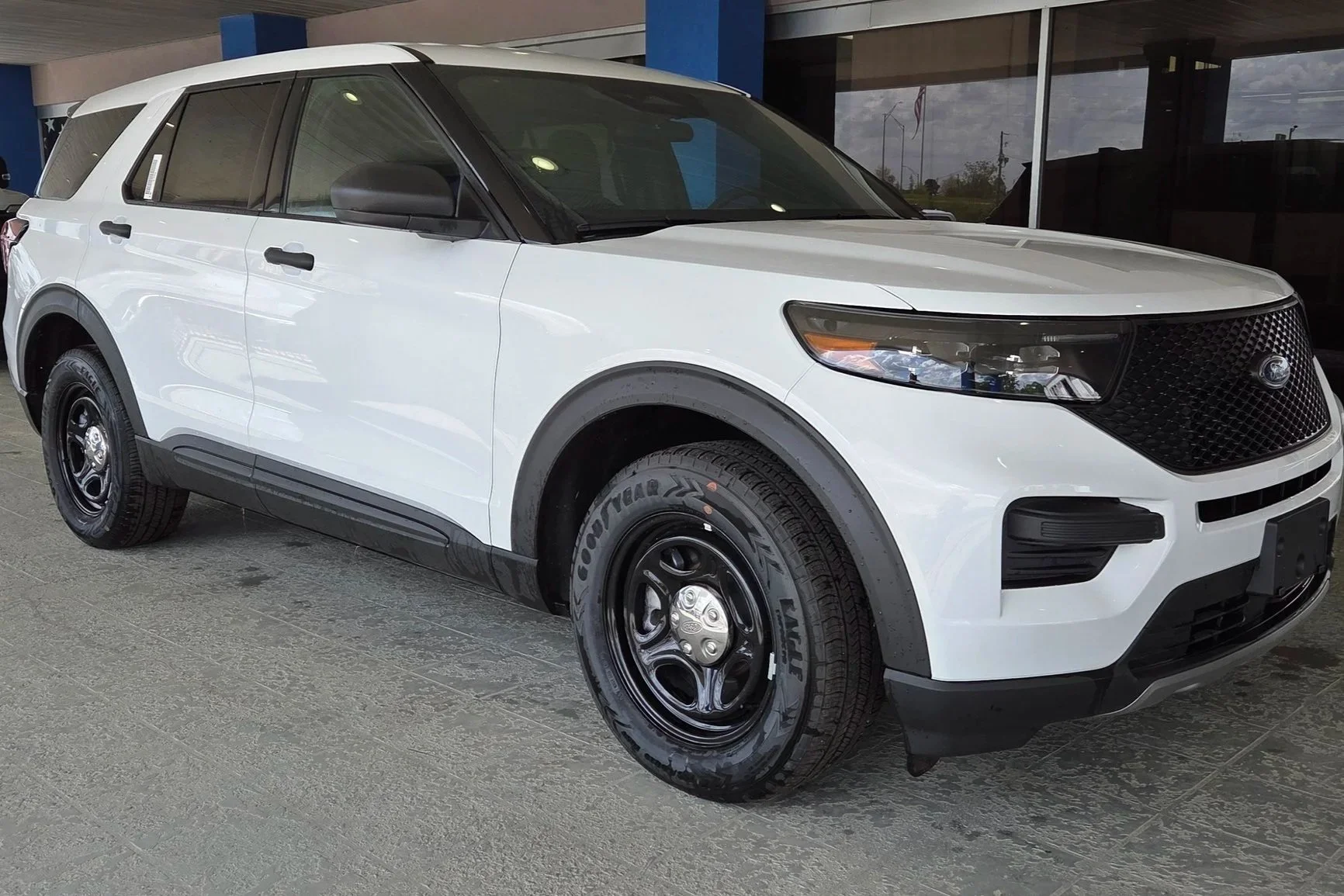 2025 Ford Interceptor 3.3 AWD (White) - $45,500 ~ 75 In Stock