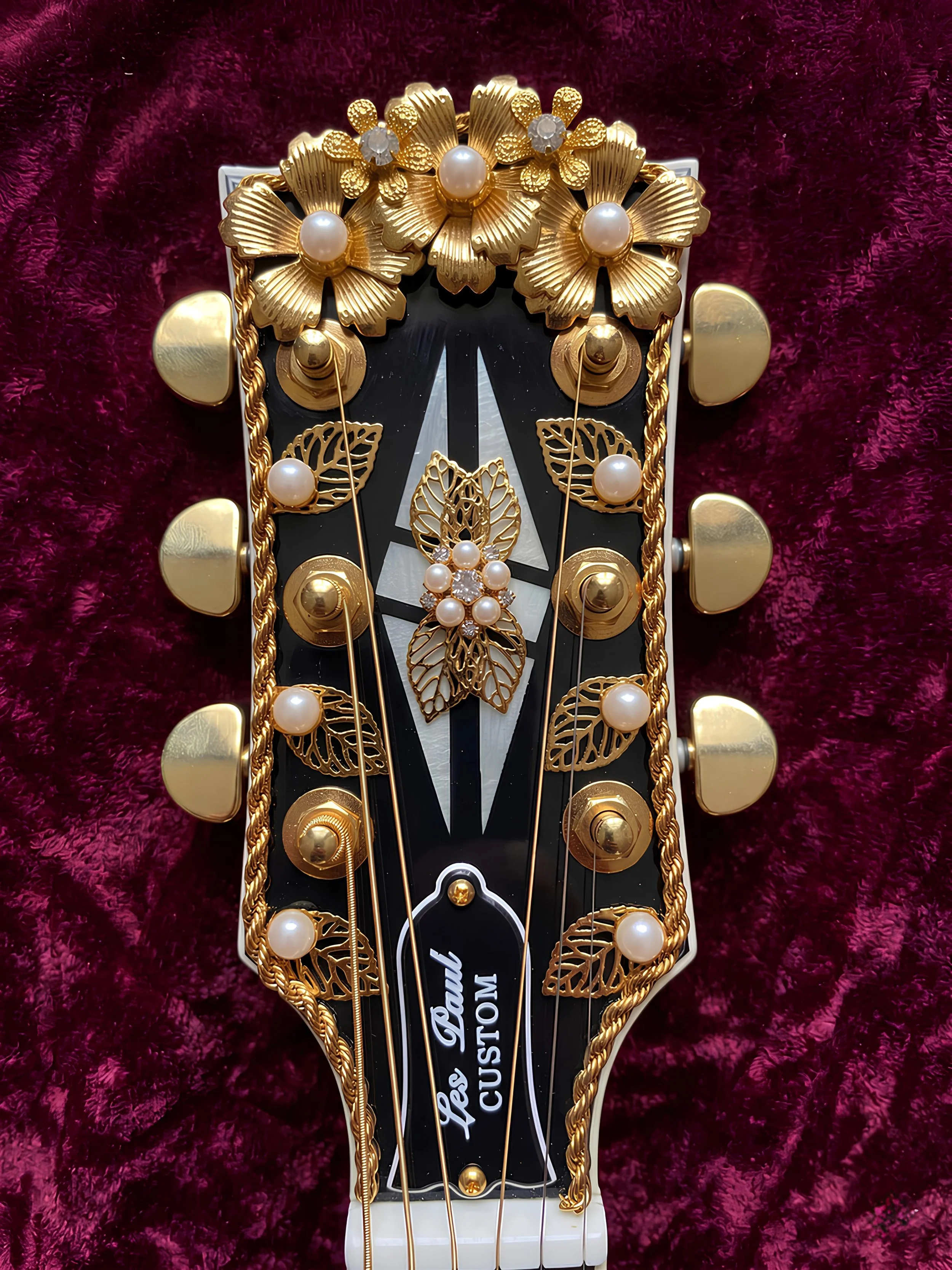 Apollos-Nature-2Headstock.jpg