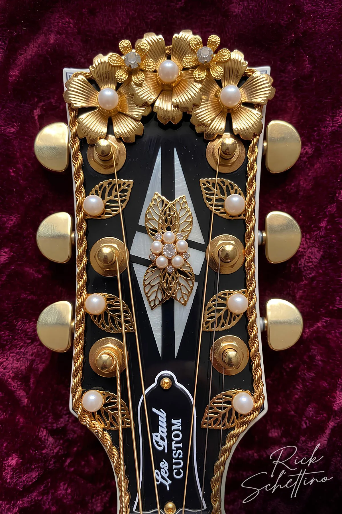 Gilded-Les-Paul-Headstock.jpg
