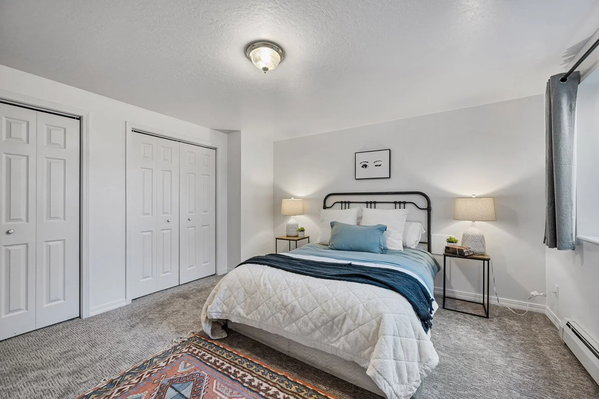 32 - 2565 Woodland Way.jpg