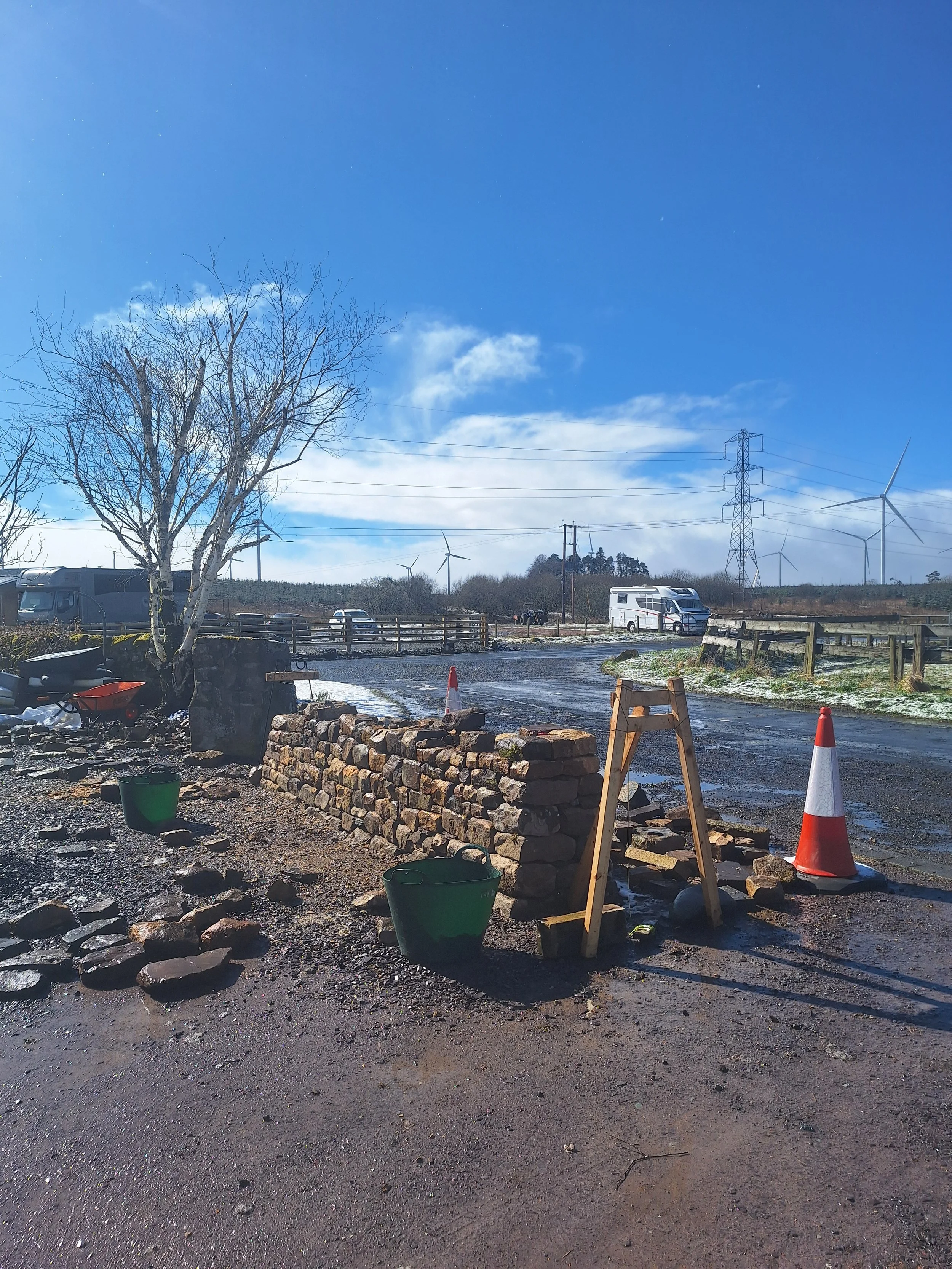 dry-stone-wall-new-build-central-scotland-west-lothian-sunshine.jpg