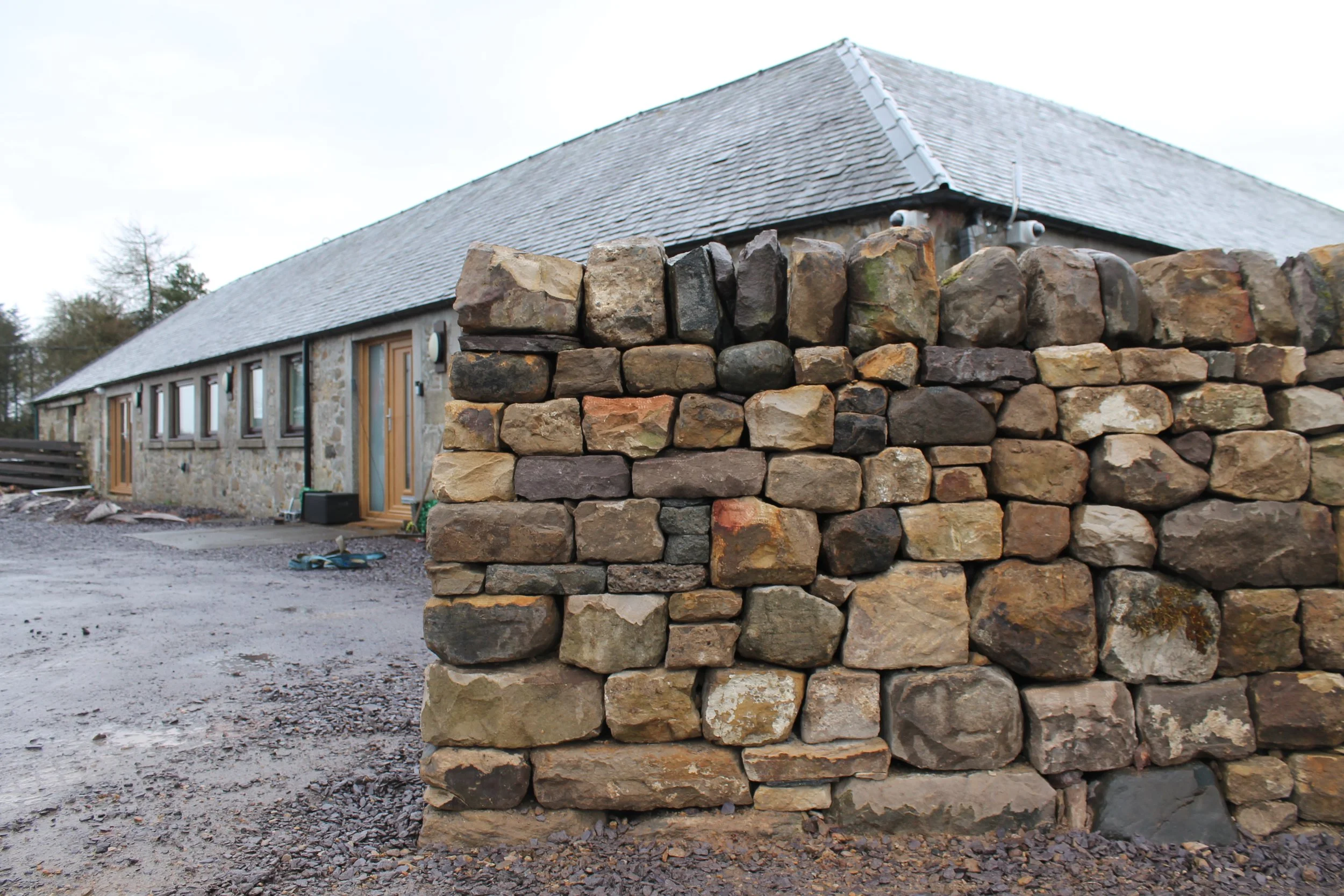 4-dry-stone-wall-new-build-central-scotland-west-lothian-cheekend.JPG