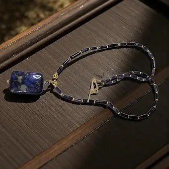 N054_Blue Rectangular Lapis Pendant Necklace_DETAIL1.jpeg