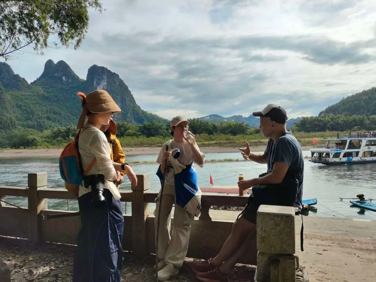 We&rsquo;ve been enjoying the last bit of autumn! 📸 #xingping #xingpingoldtown #xingpingancientvillage #pomelohostelxingping #pomelohostelyangshuo #yangshuo #yangshuochina #yangshuohostel #xingpinghostel