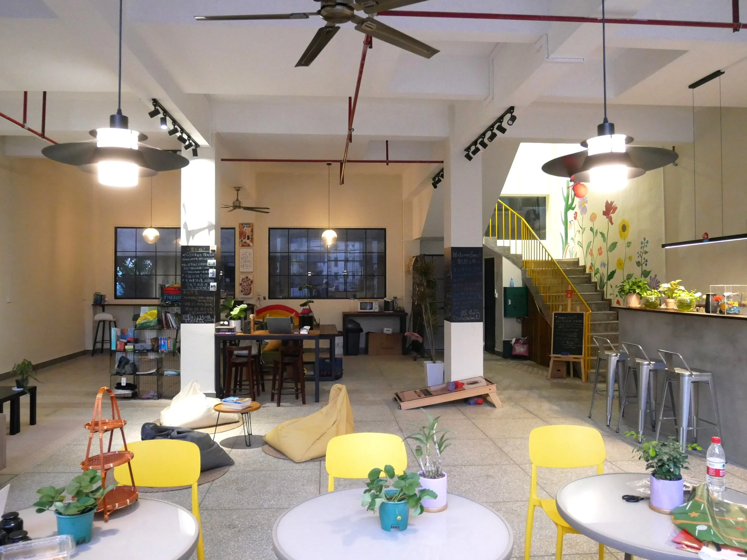 Pomelo Hostel Yangshuo lobby amenities and photo