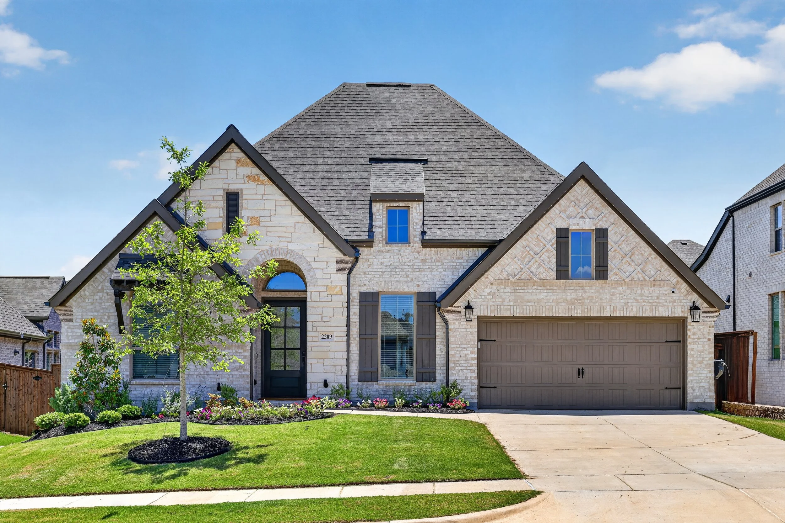 2209 Moore Vly Dr