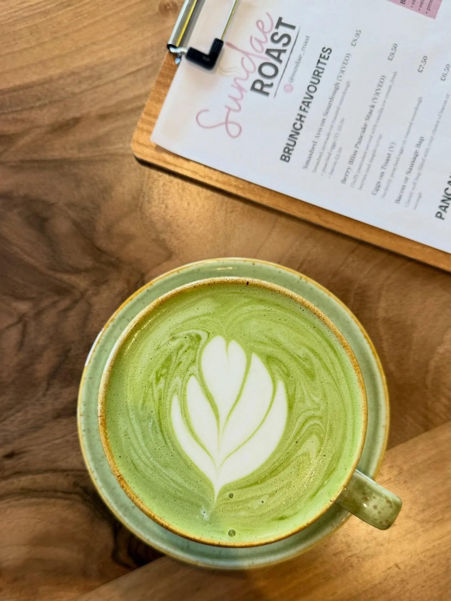 Happy Bank Holiday weekend 💚

Open all weekend 9am- 4.30pm

#bankholiday #lakedistrictuk  #bowness #matchalover #hotmatcha