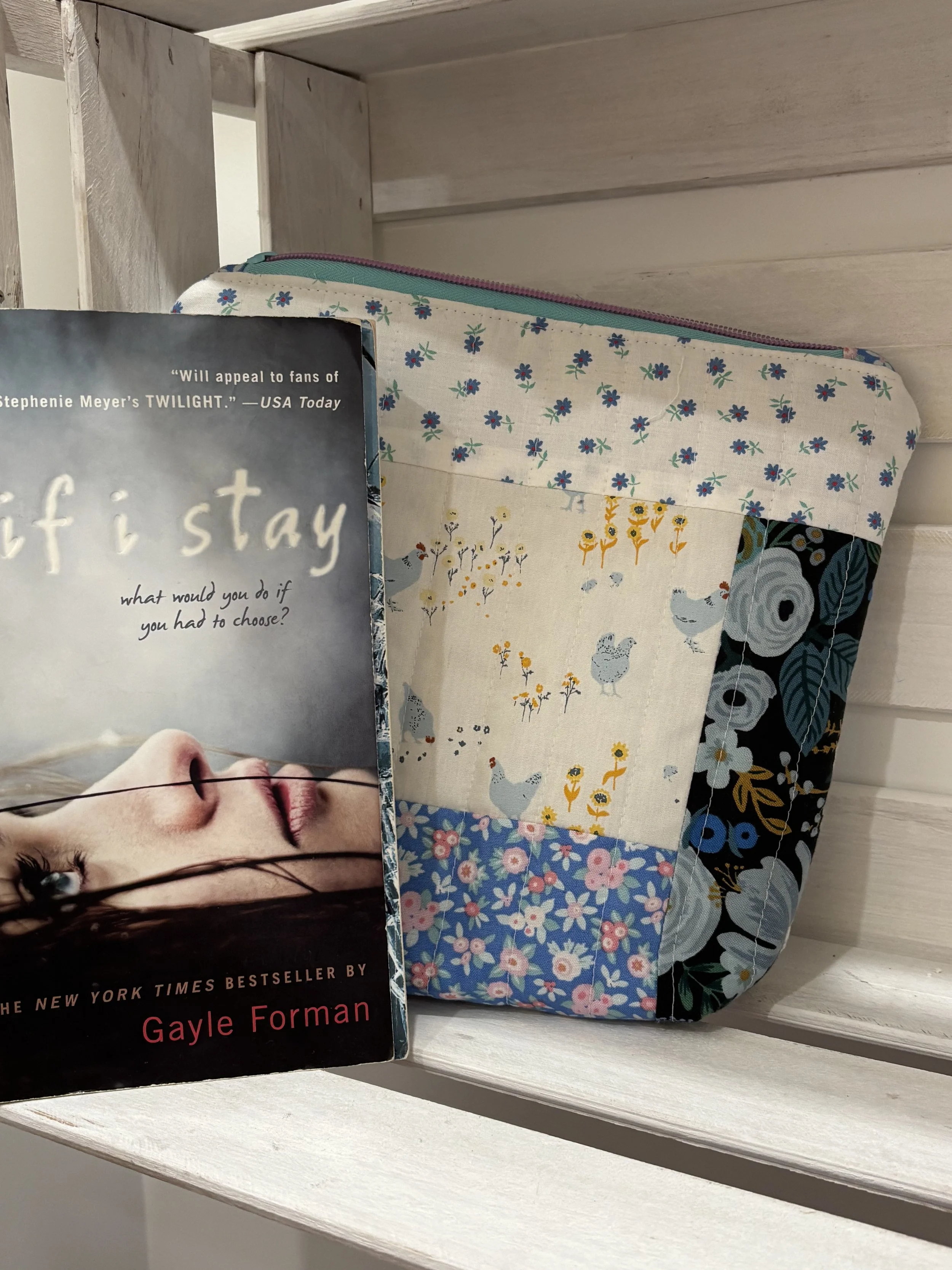 Quilty Booksleeve (new fabric)