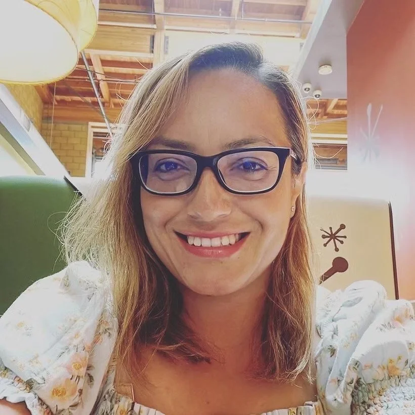 billing specialist, claudia gallegos, chicago, psychologist, therapist, living my best life psychology services, living my best life, couples therapy, therapy, licensed clinical psychologist, dr. vollman, dr. Jenny vollman, dr. Jennifer Vollman