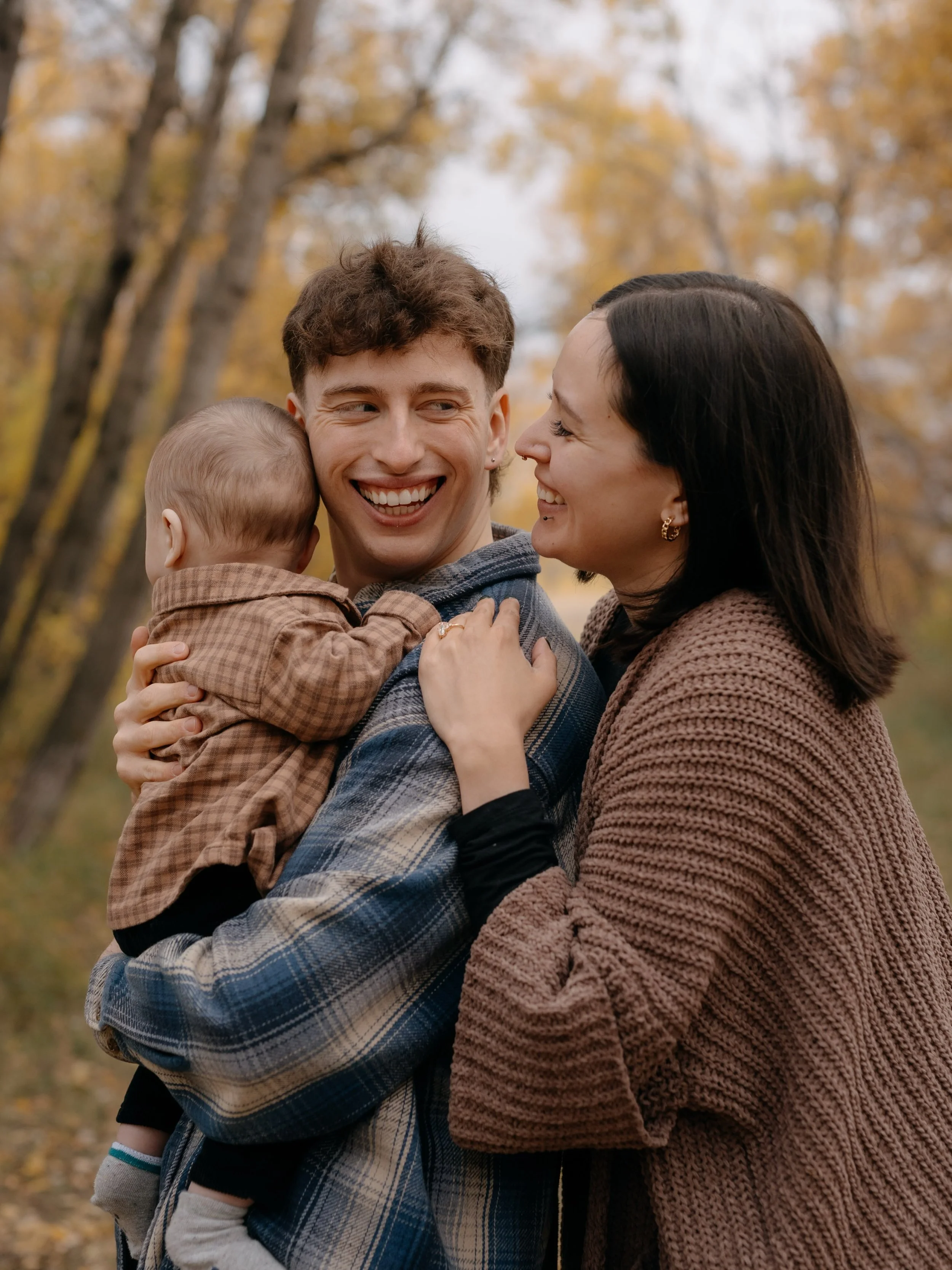 Family photos turned into a surprise proposal 🥹 

The most adorable family that knows how to love and laugh through life. I can&rsquo;t wait to celebrate their journey and watch them tie the knot next fall! 🤎