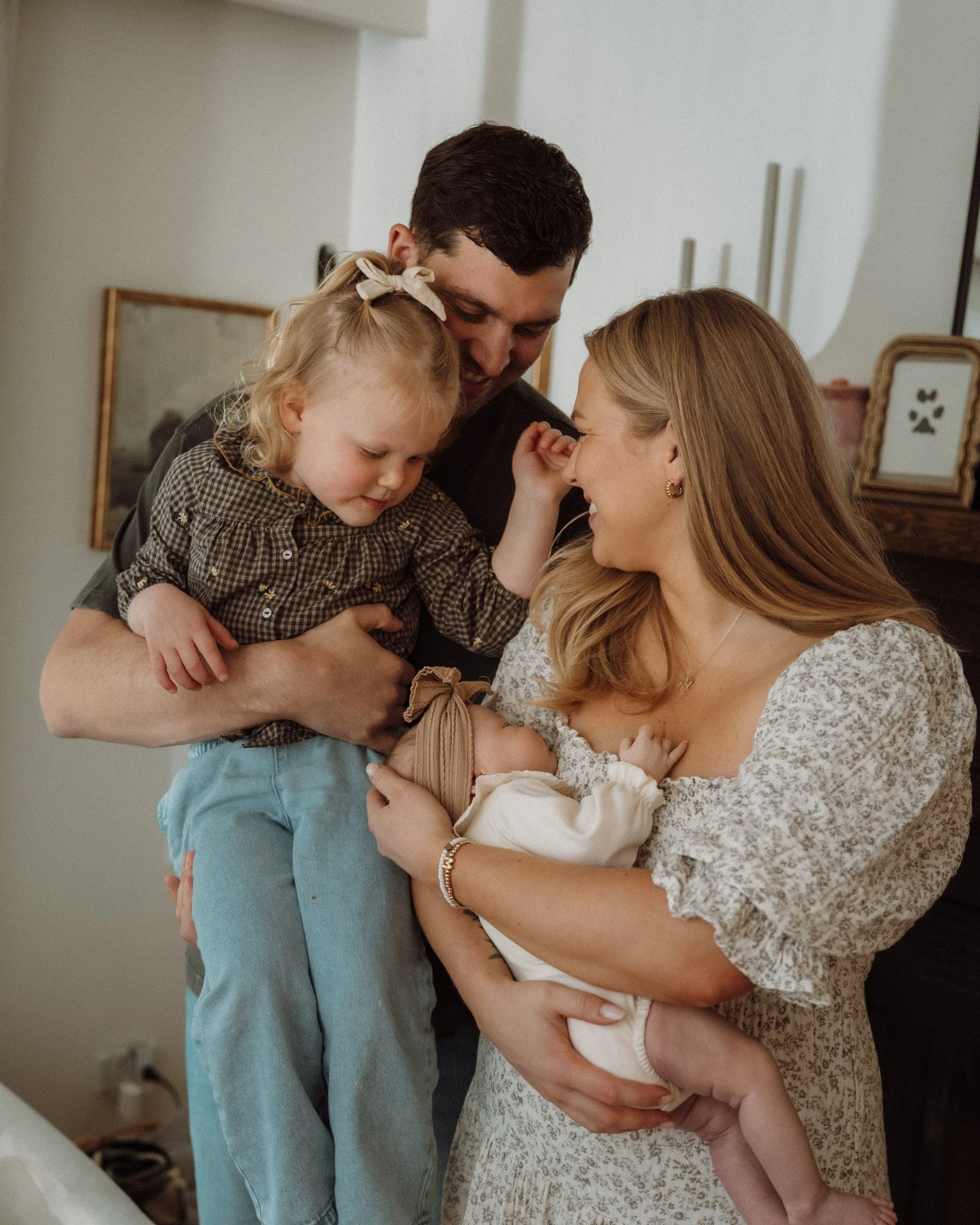 It&rsquo;s starting to feel a lot like snuggle up, get cozy, play some games and watch a movie kind of weather. 🍂

For the Fox family, that also means donuts are a must! 🍩☺️

What does your family&rsquo;s perfect cozy day at home look like?!