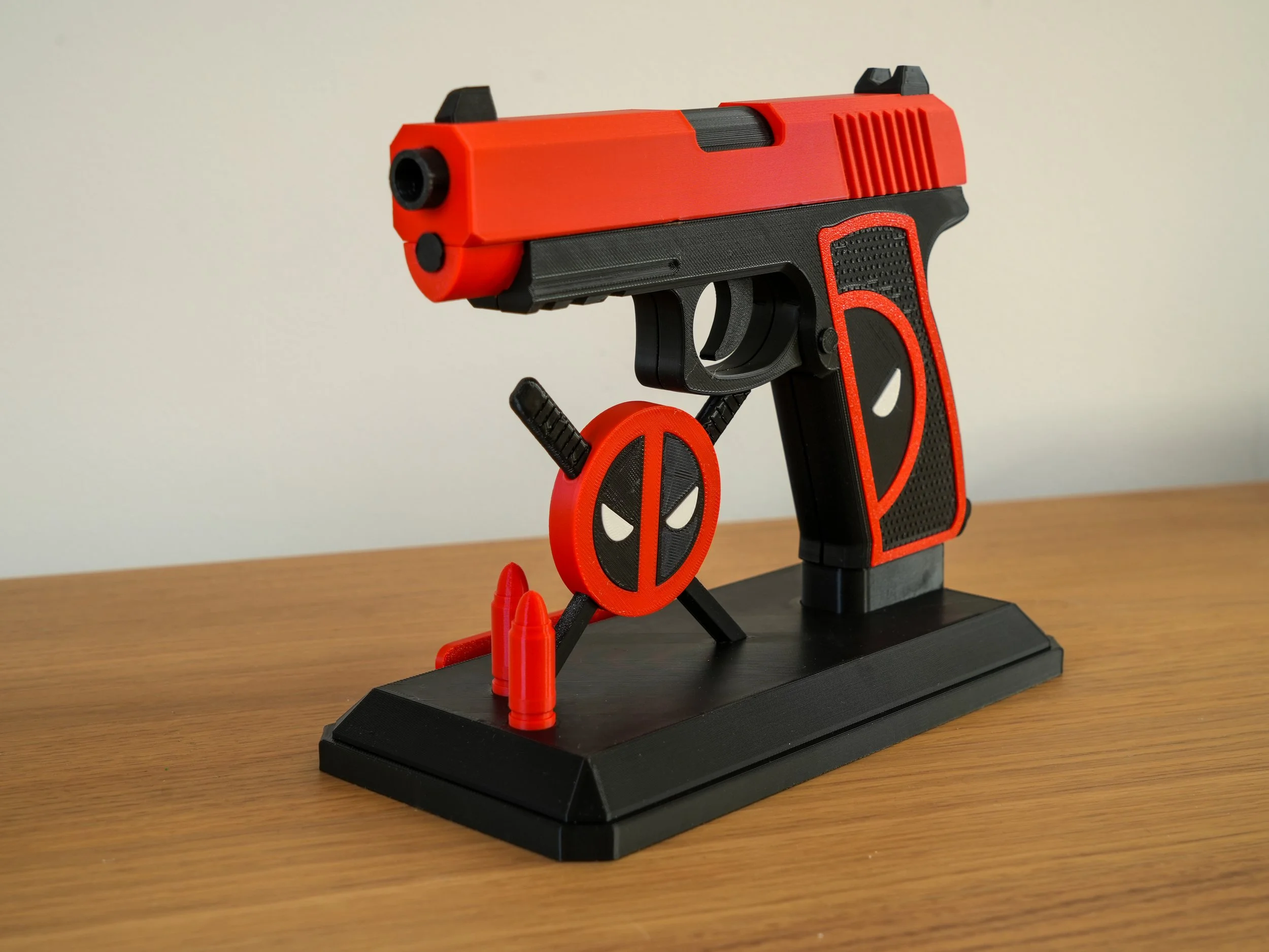 Deadpool's gun + its base5.jpg