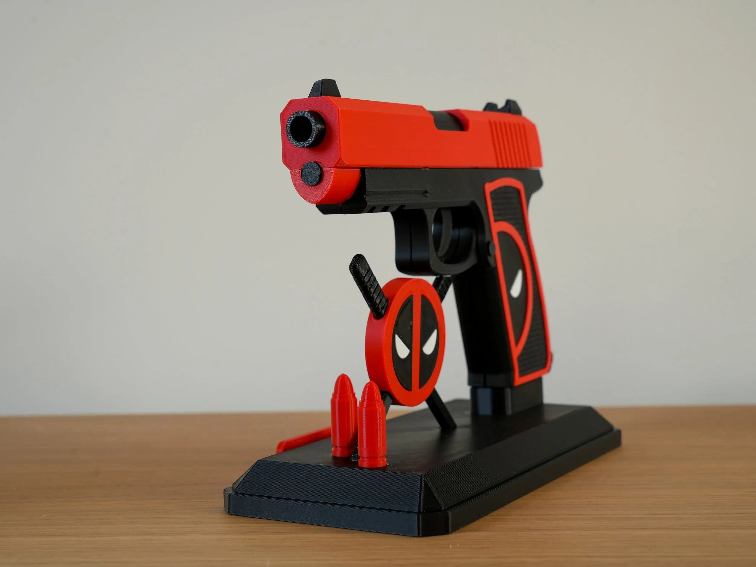 Deadpool's gun + its base4.jpg
