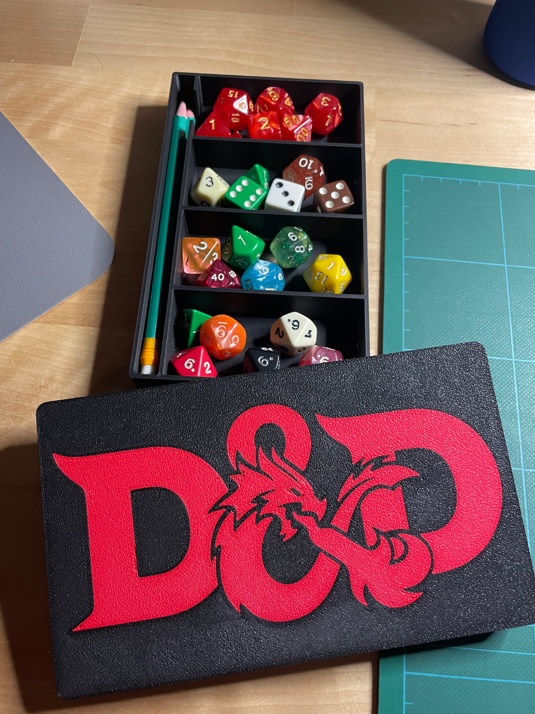 DND Dice Storage Box Organiser Tabletop RPG Dice Case with Pencil Slot