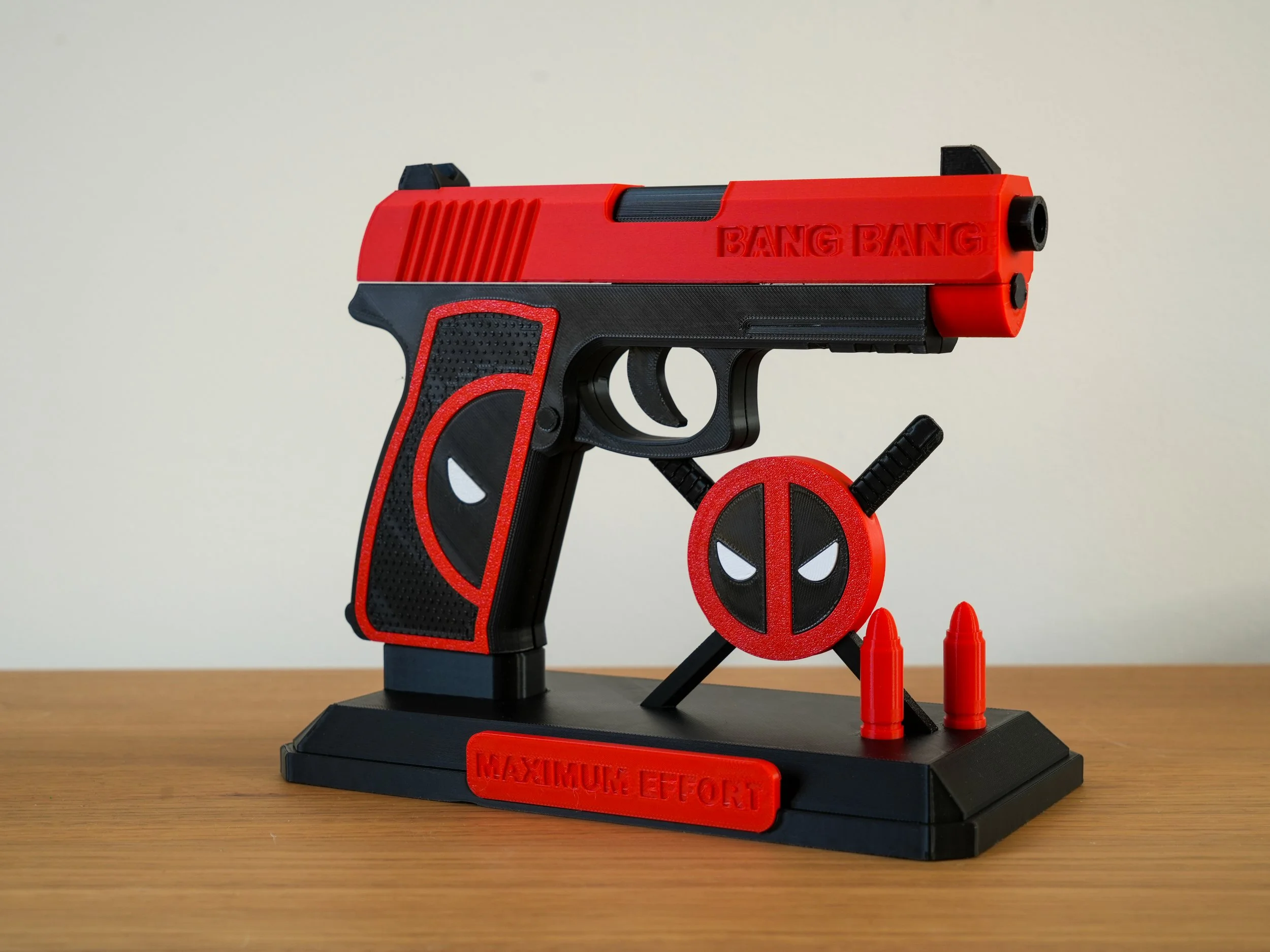 Deadpool's gun + its base2.jpg