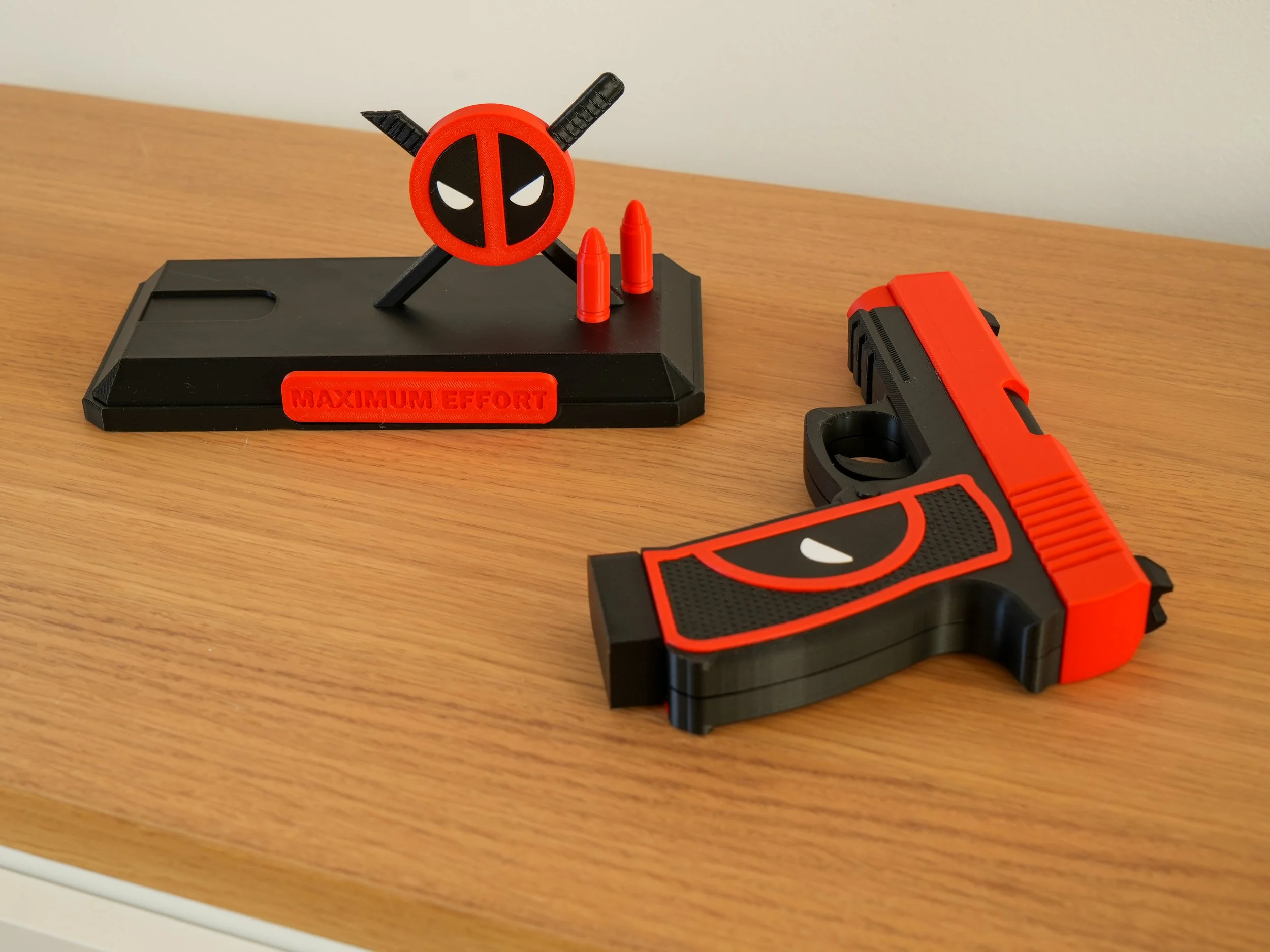 Deadpool's gun + its base8.jpg