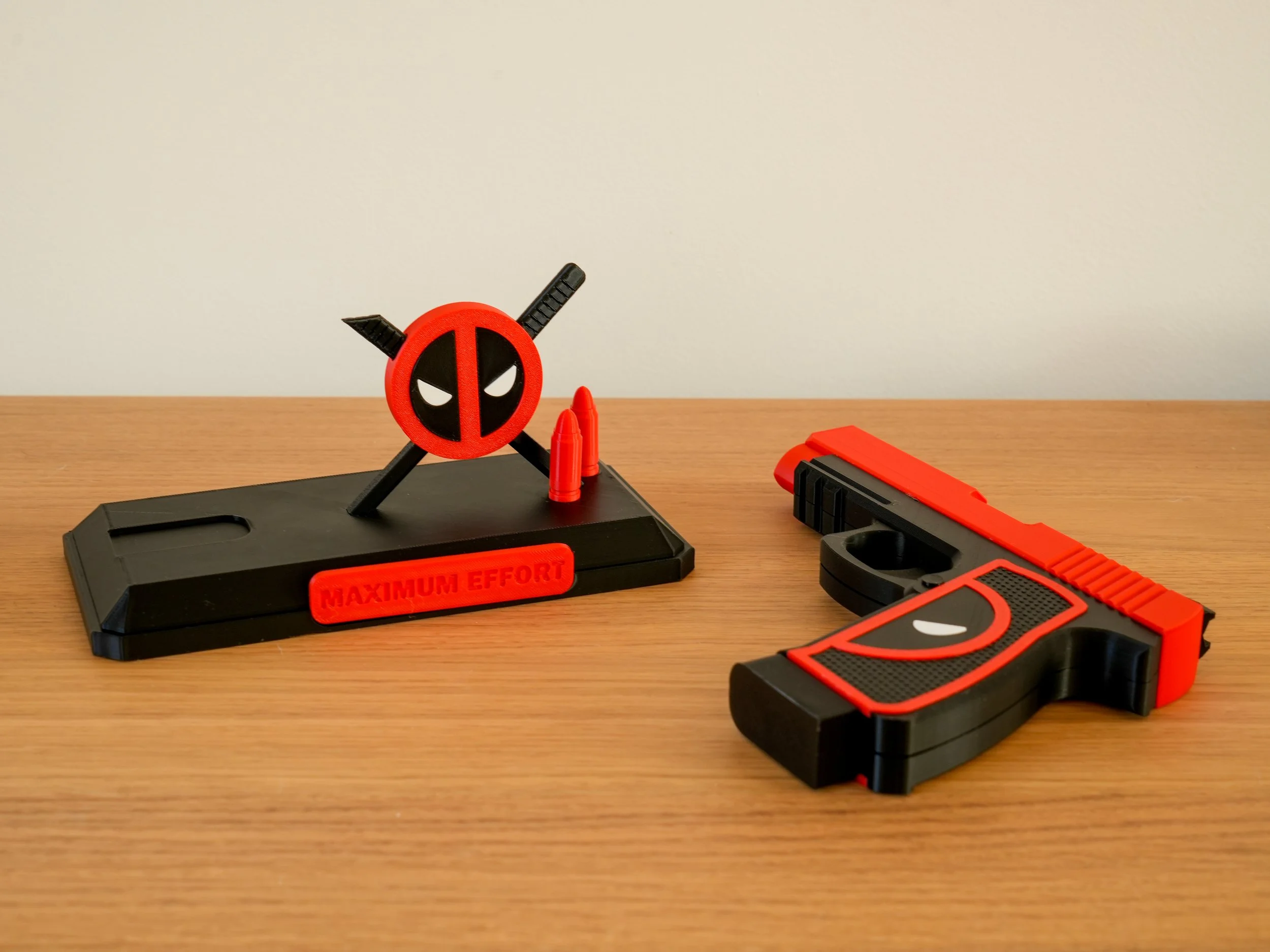 Deadpool's gun + its base7.jpg